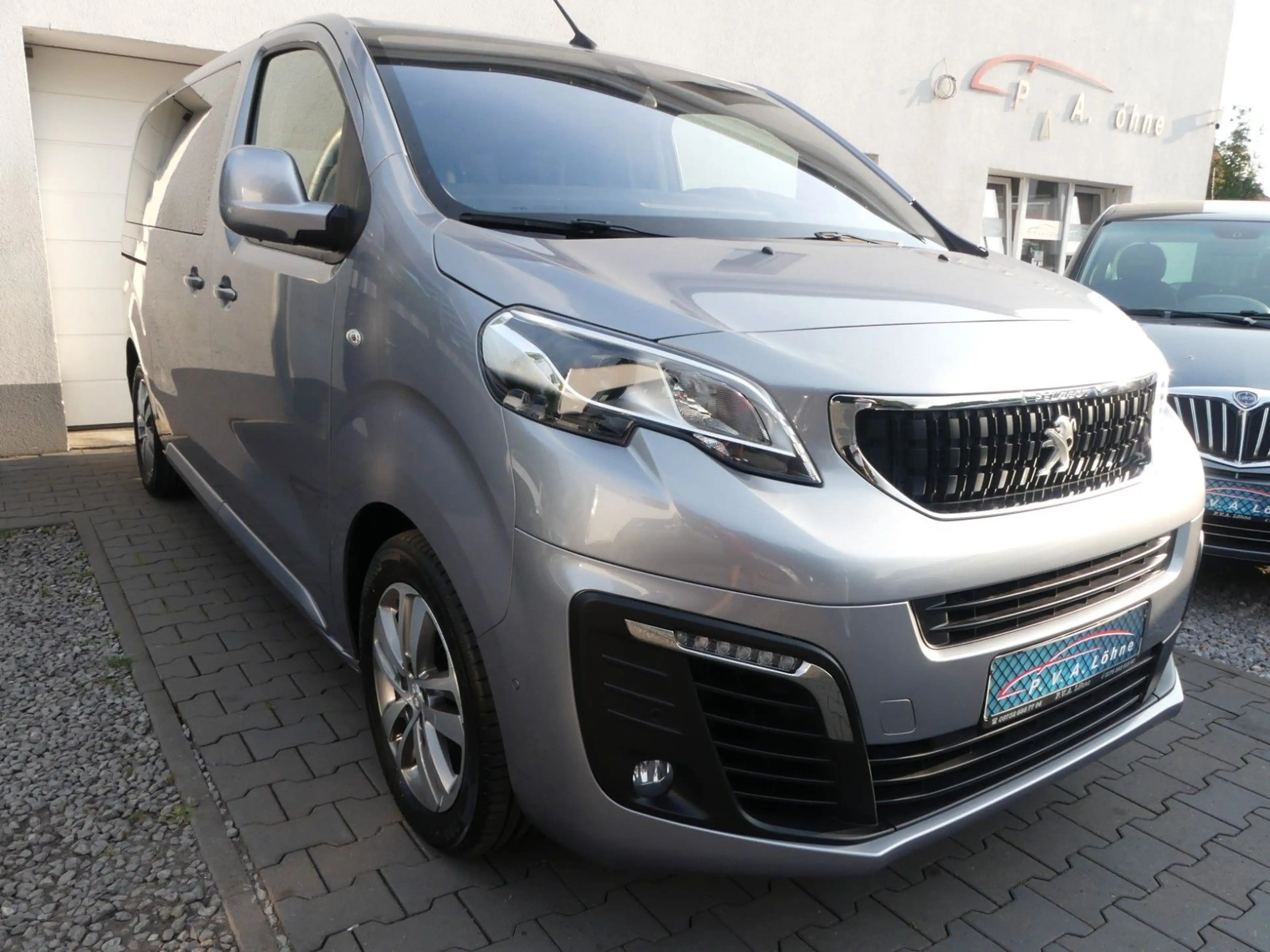 Peugeot Expert Traveller Active 8 Sitze | Navi | CAM | HuD |AHK