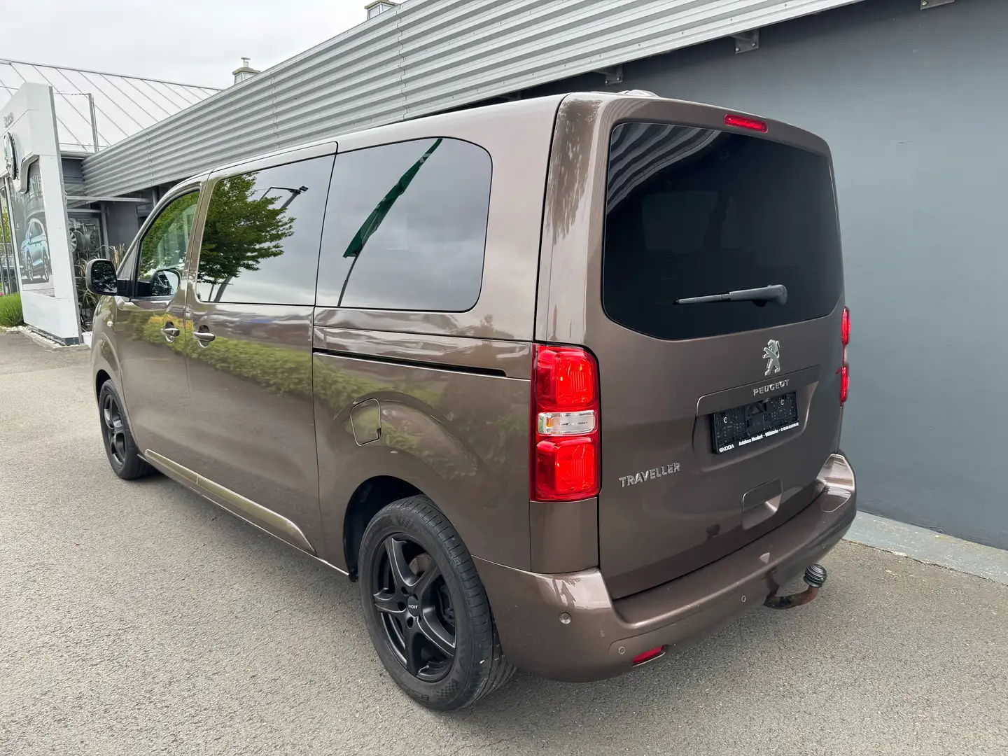Peugeot Traveller L2 2.0 BlueHDi 150 Hnědá - 2