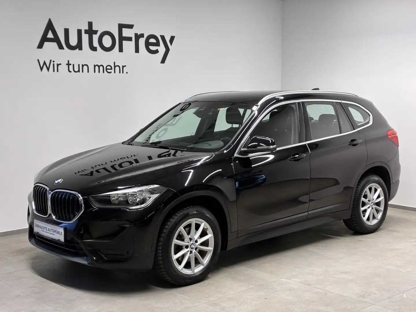 BMW X1 sDrive16d Schwarz - 1