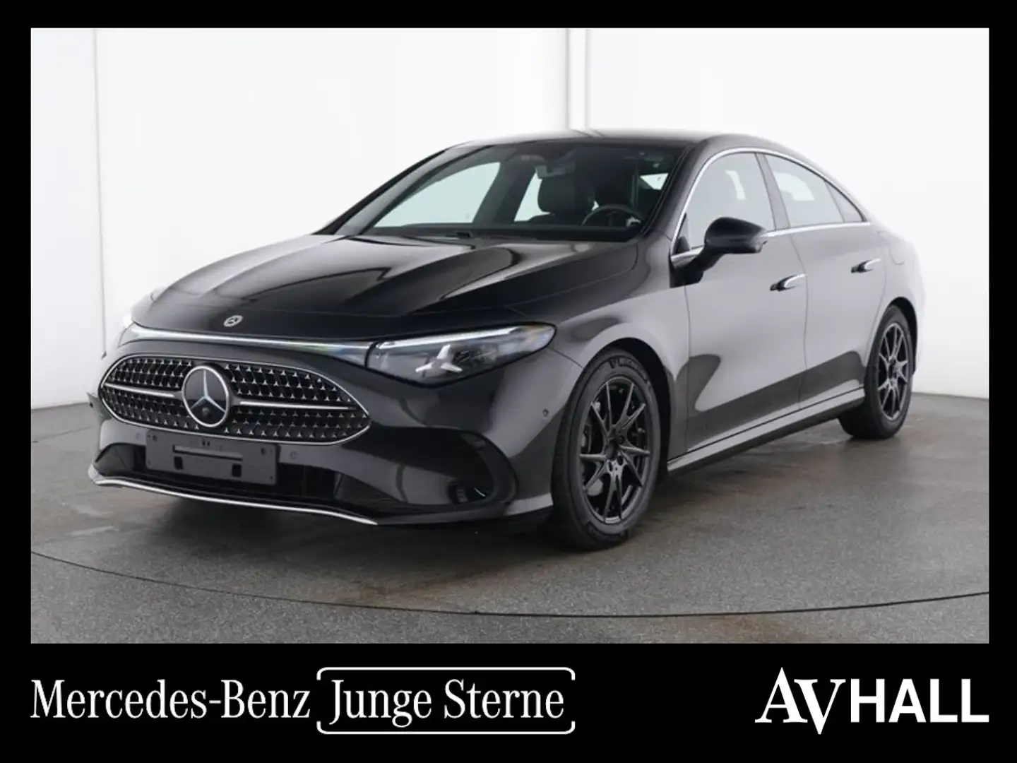 Mercedes-Benz CLA 180 AUT Kam. KlimaA LED LM Navi PDC Pano SHZ Schwarz - 1