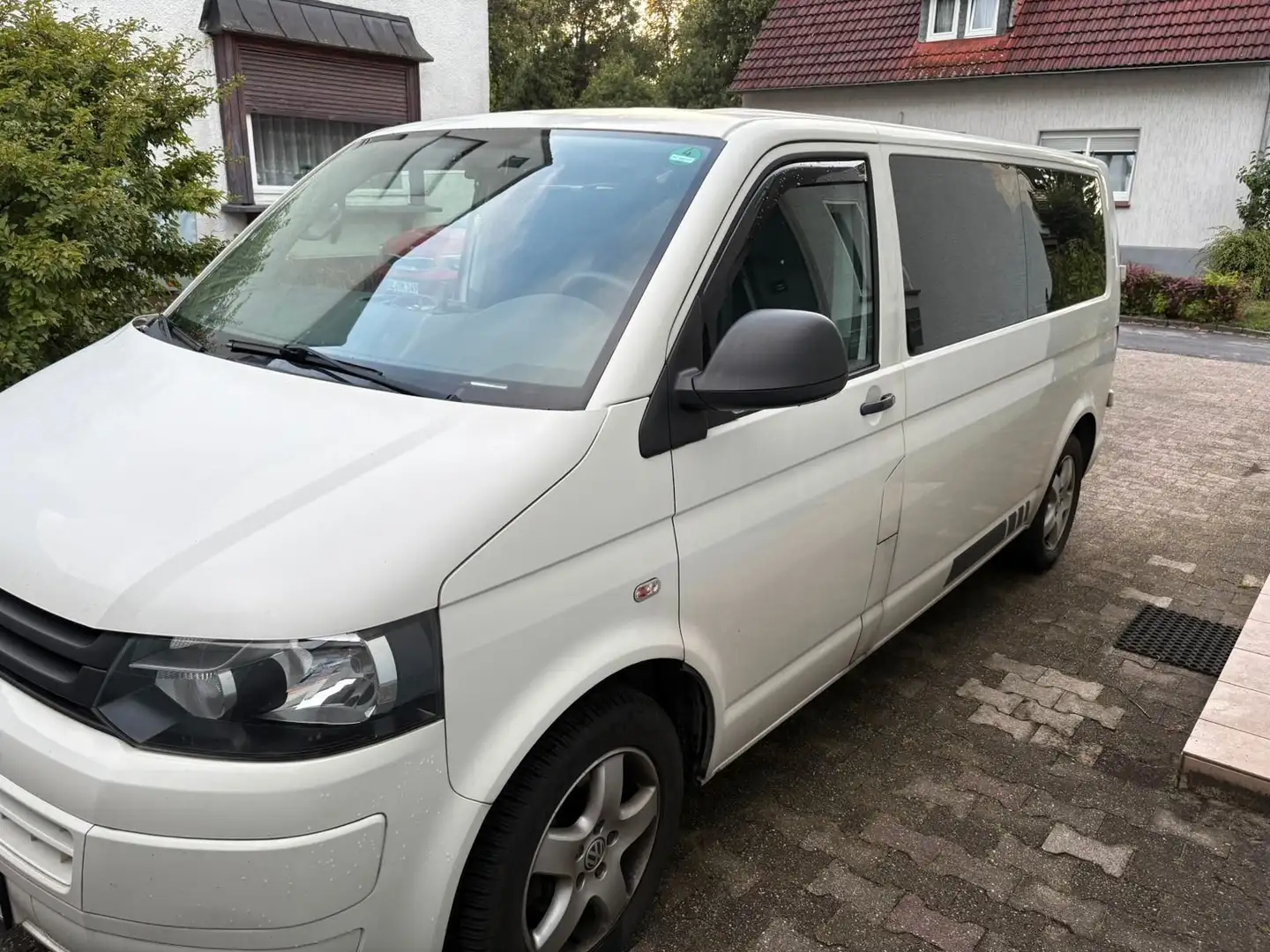 Volkswagen T5 Transporter 2.0 TDI Kombi lang 5-Sitzer + Multiflex! Weiß - 1