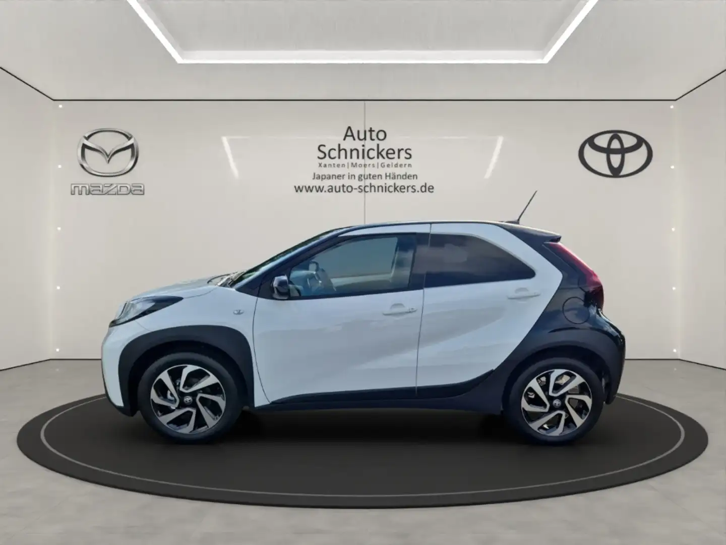 Toyota Aygo X TEAM+SONDERMODELL+BLACK&WHITE+KAMERA+CPLAY Weiß - 2