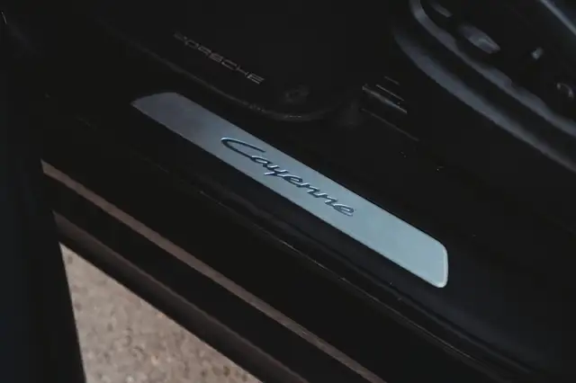 Porsche Cayenne view 10