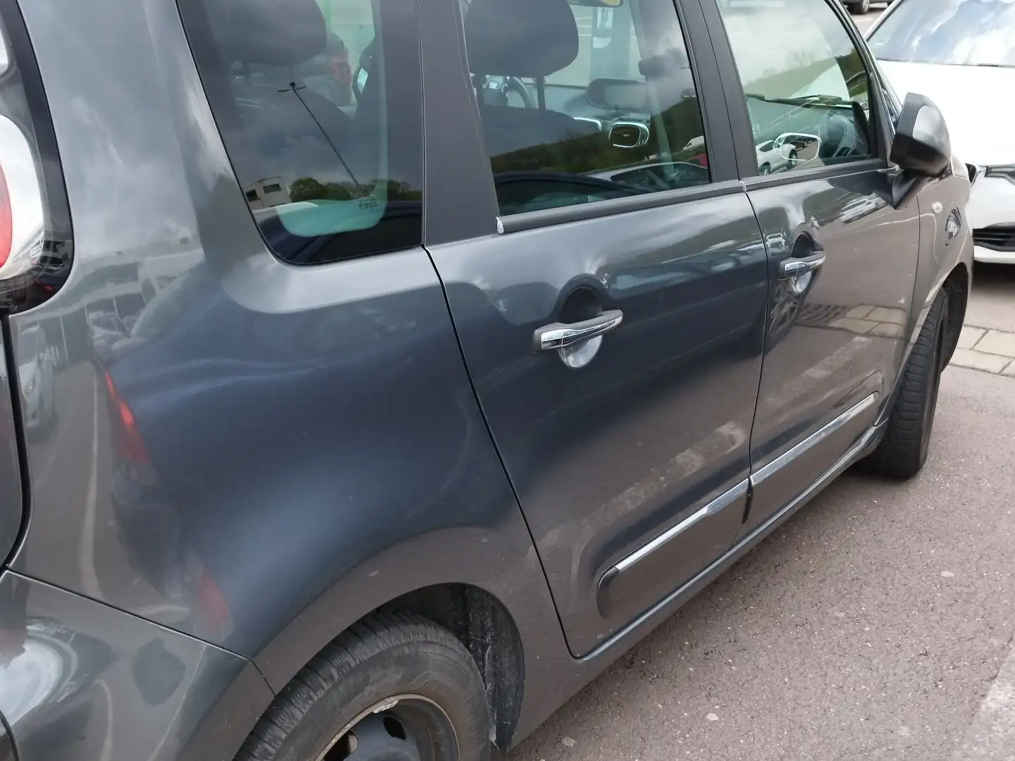 Citroen C3 Picasso Selection Gris - 2