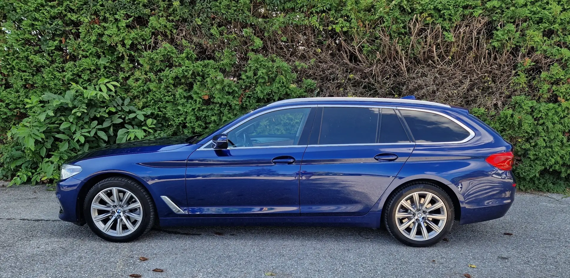 BMW 520 520d Aut. xDrive Luxury Line, LED, Keyless, AHK Blau - 2