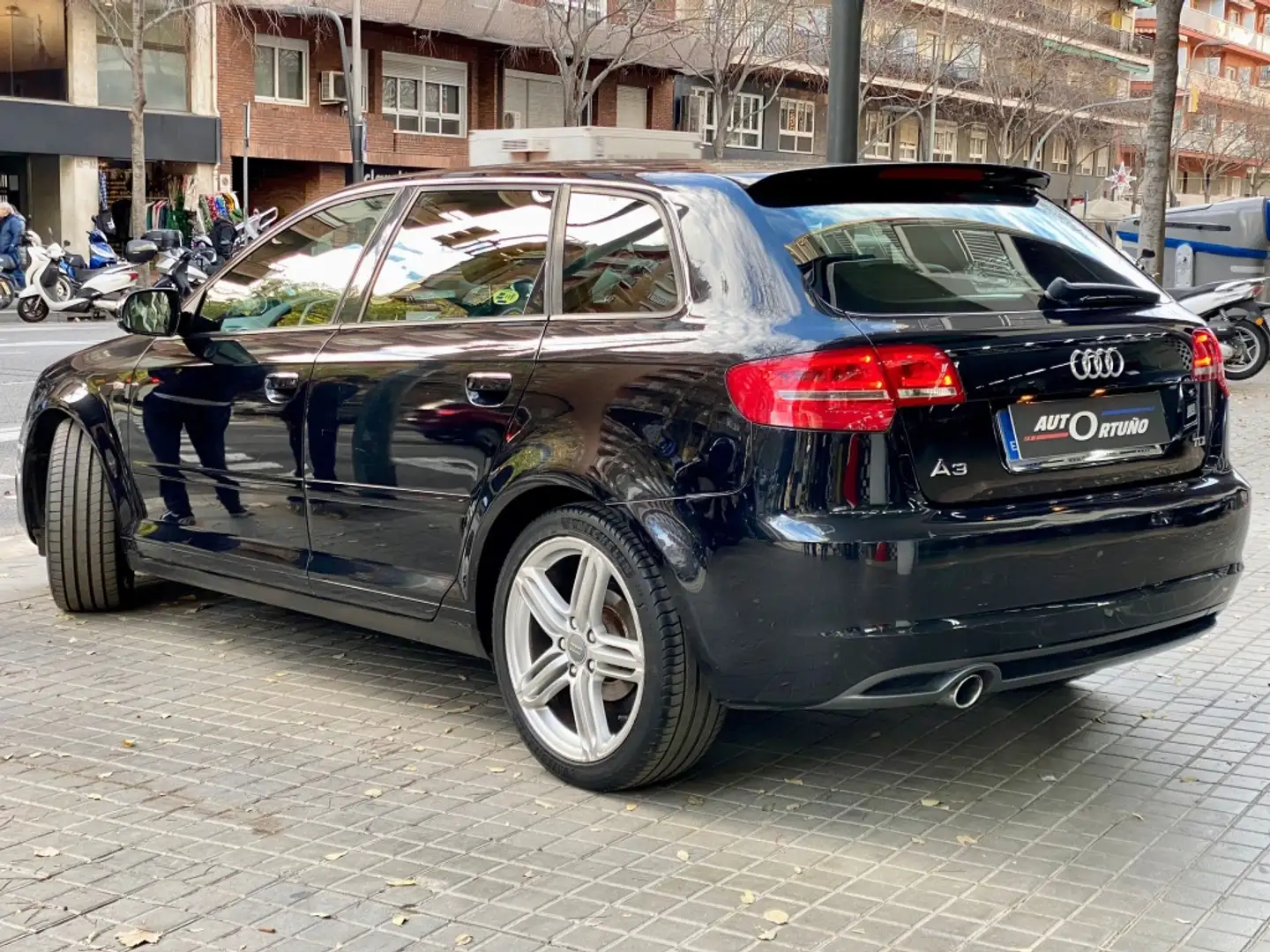 Audi A3 Sportback 2.0TDI S Line Edition Negro - 2