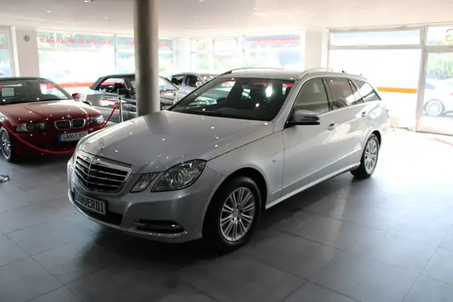 Mercedes-Benz E 250 CGI T BlueEFFICIENCY ELEGANCE DISTRONIC