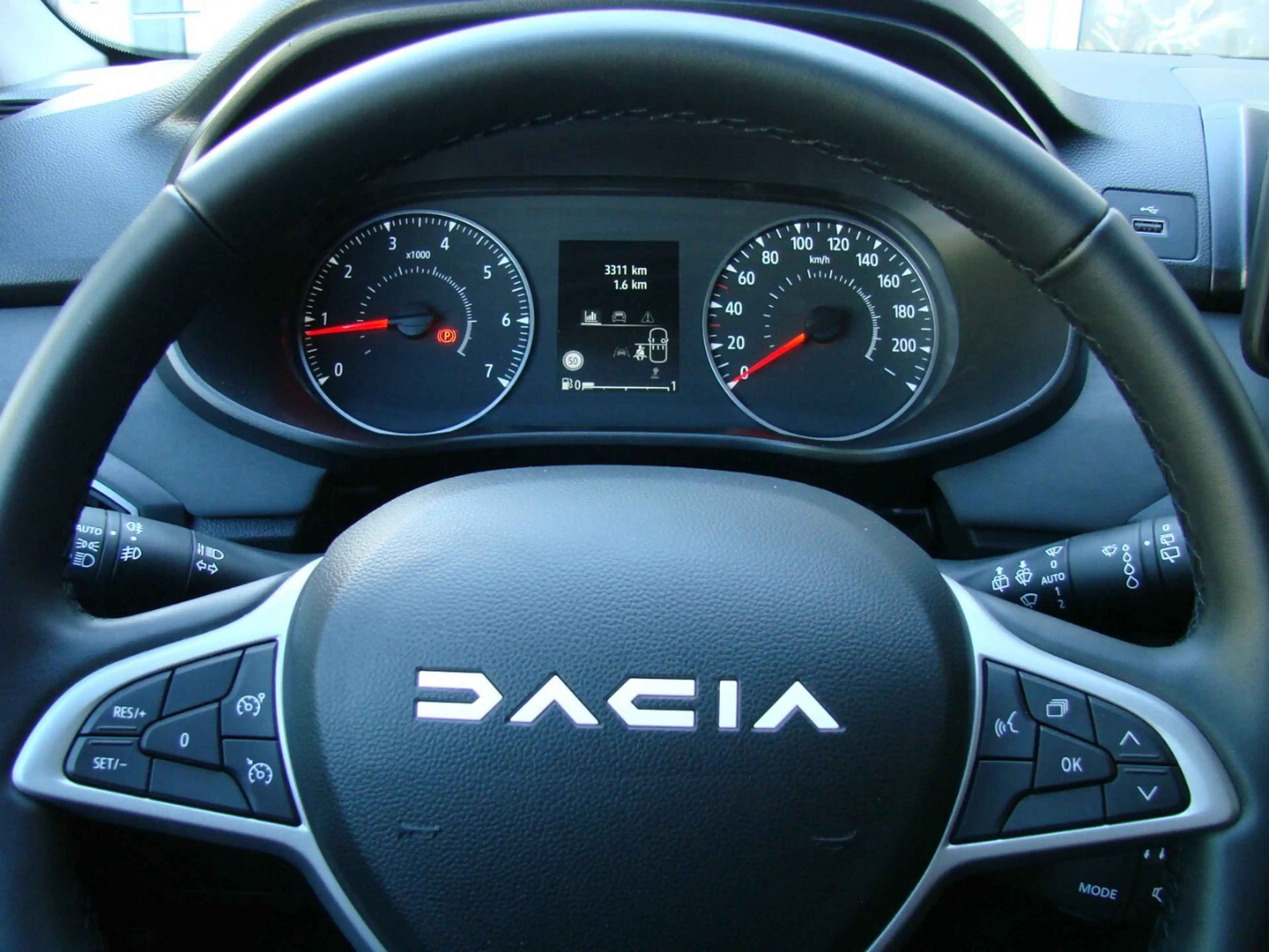 Dacia Jogger 1.0TCe Extreme LED AHK Tempomat Navi Kamera — photo 9