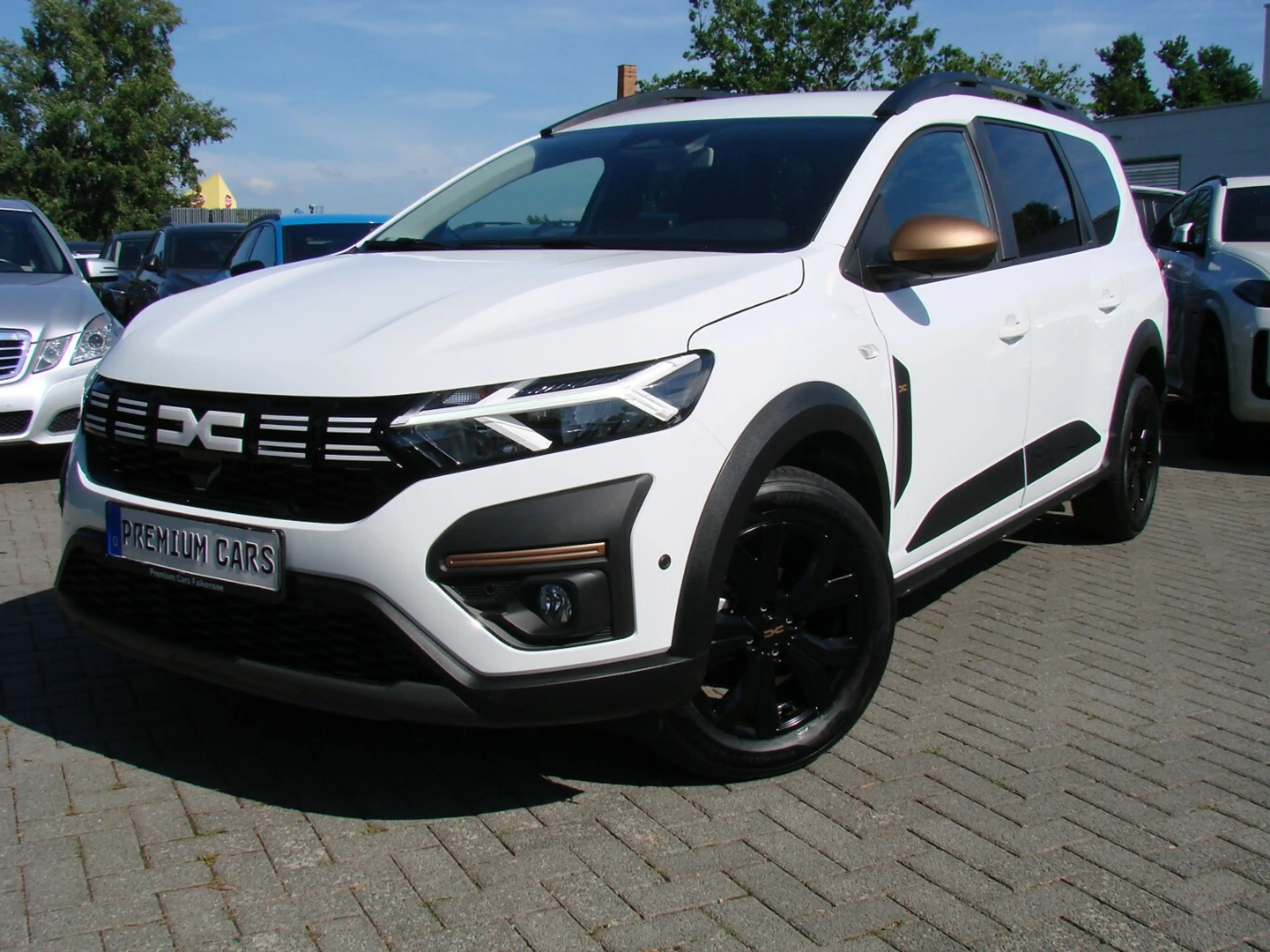 Dacia Jogger 1.0TCe Extreme LED AHK Tempomat Navi Kamera — photo 2