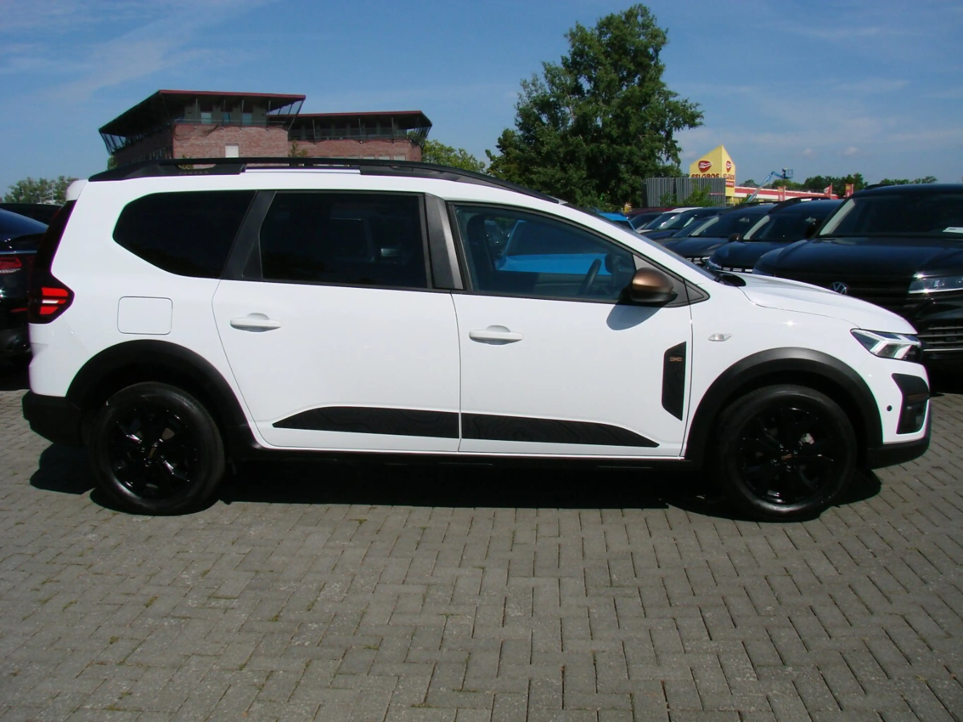 Dacia Jogger 1.0TCe Extreme LED AHK Tempomat Navi Kamera — photo 4