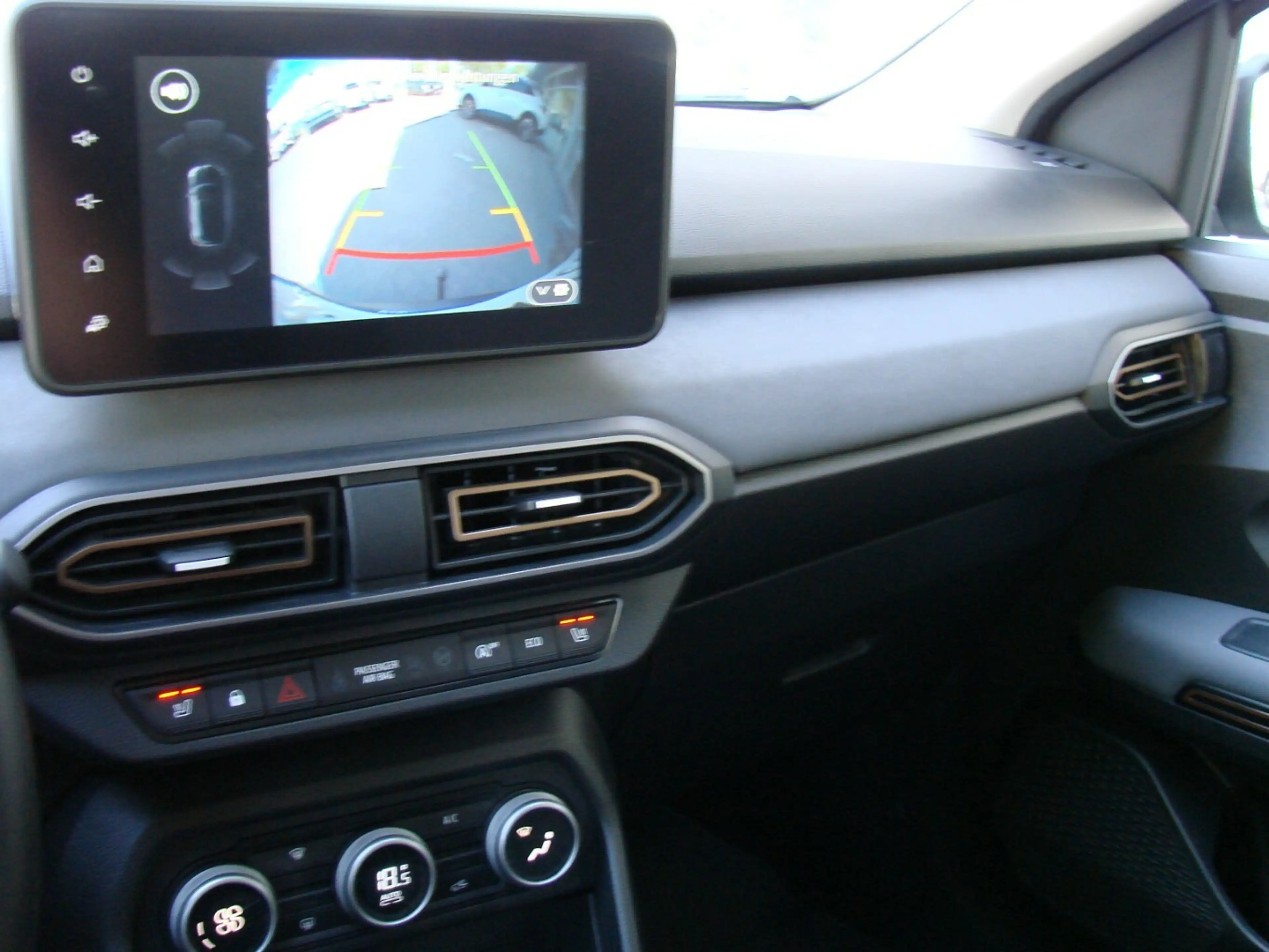 Dacia Jogger 1.0TCe Extreme LED AHK Tempomat Navi Kamera — photo 11