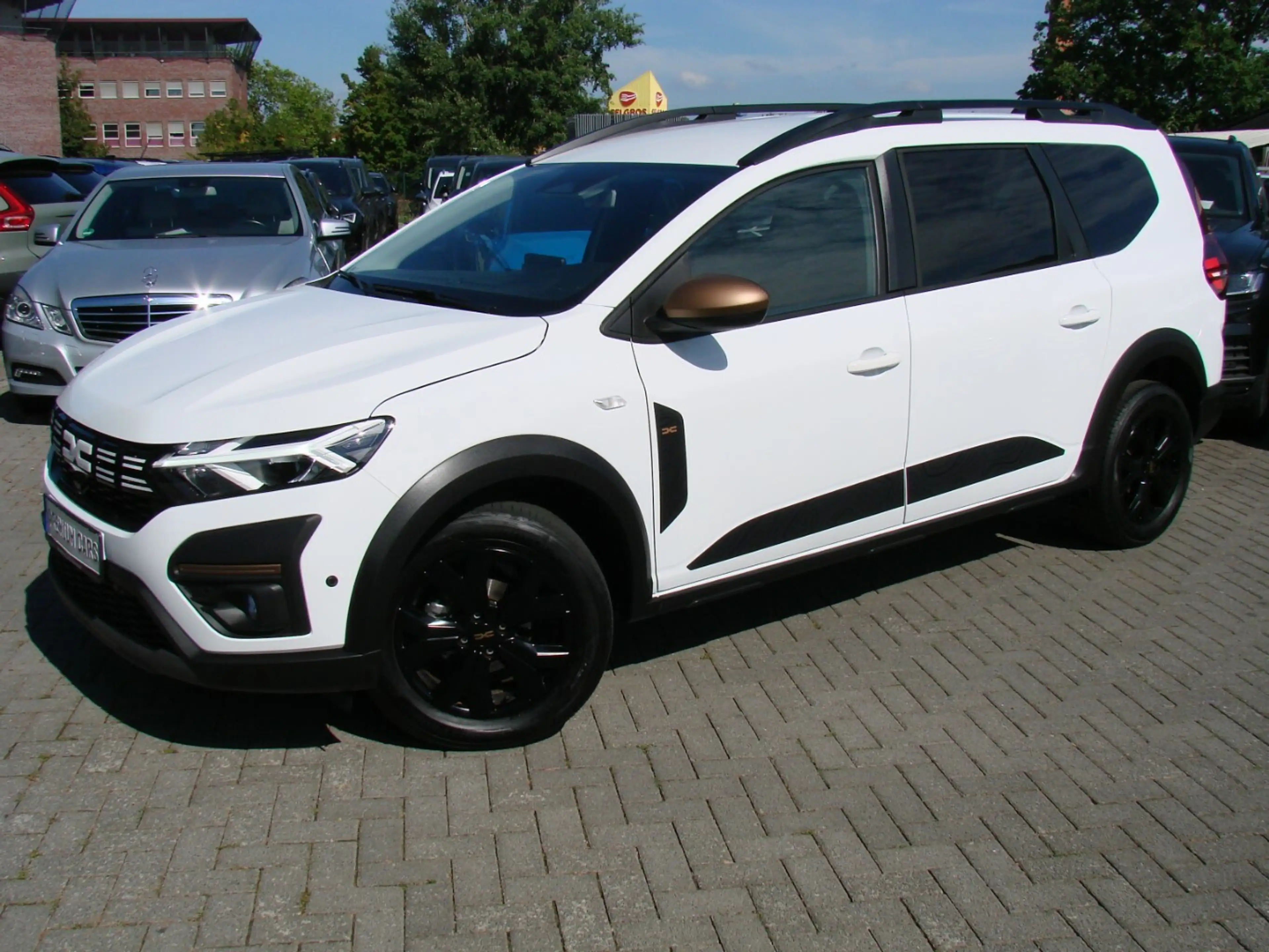 Dacia Jogger 1.0TCe Extreme LED AHK Tempomat Navi Kamera — photo 7