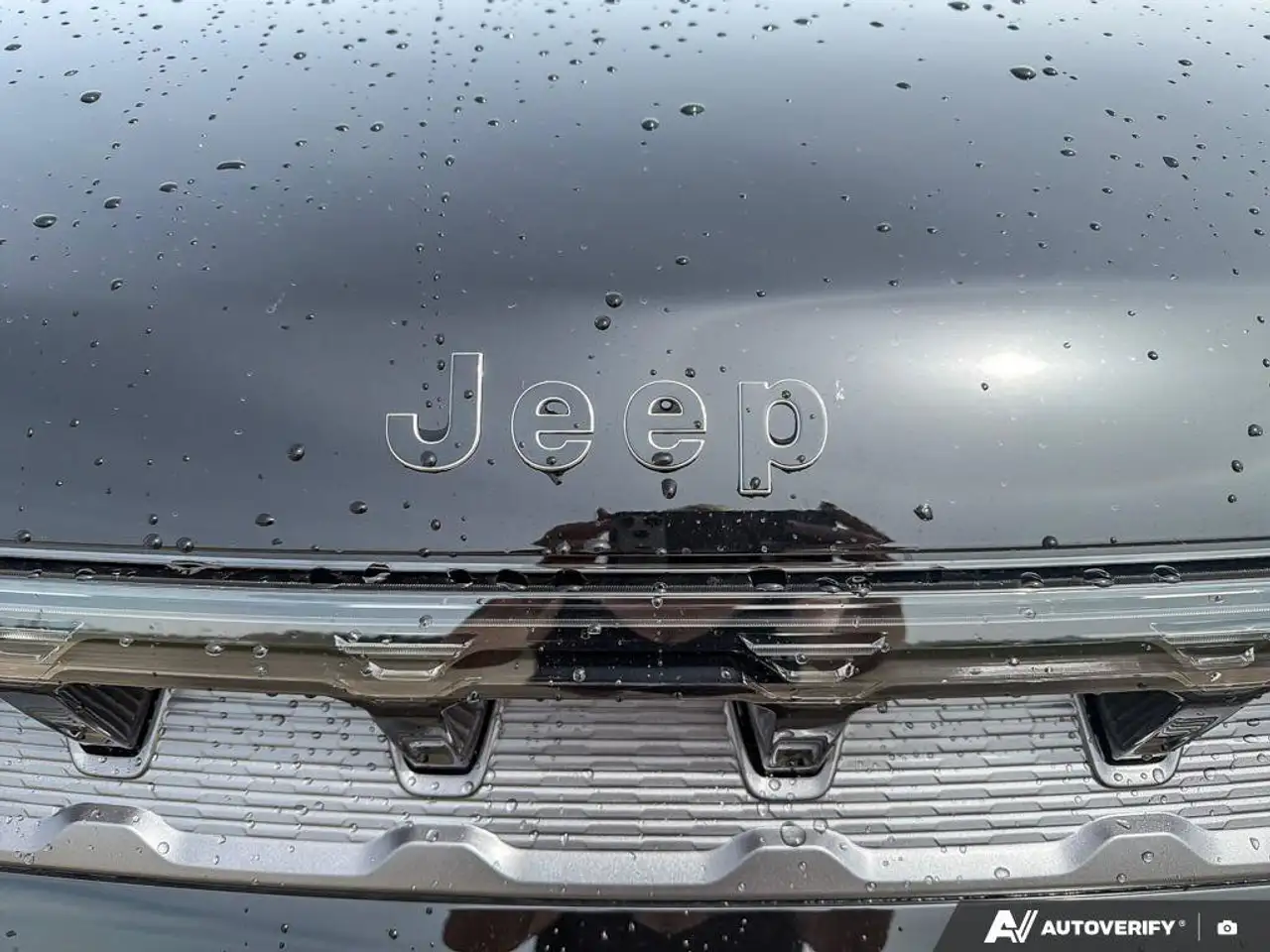 Jeep Grand Wagoneer снимка Jeep Grand Wagoneer