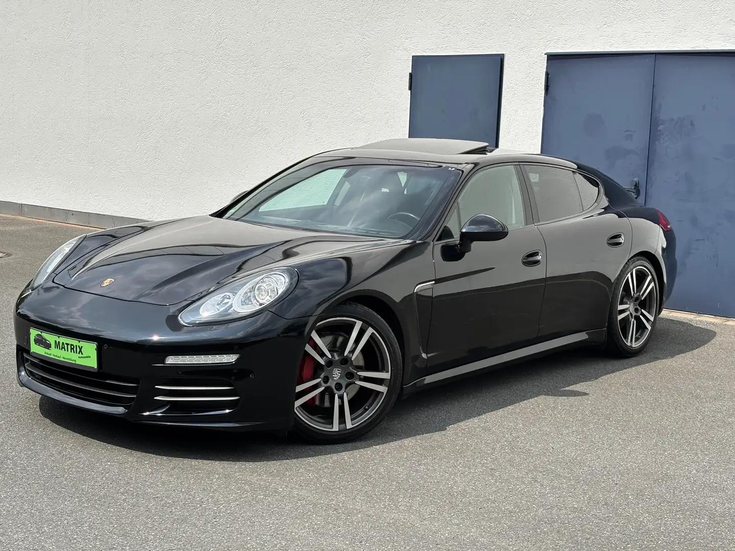Porsche Panamera 4 Schwarz - 1