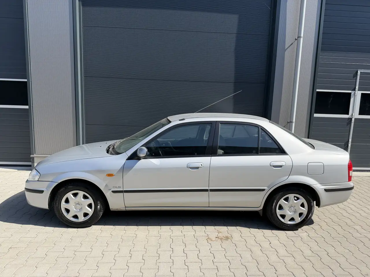 Mazda 323 1.5i GLS 1e Eigenaar Uniek 64dkm Youngtimer, foto 4