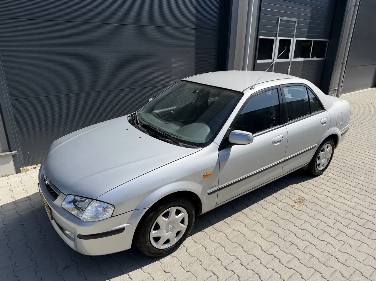 Mazda 323 1.5i GLS 1e Eigenaar Uniek 64dkm Youngtimer, foto 3