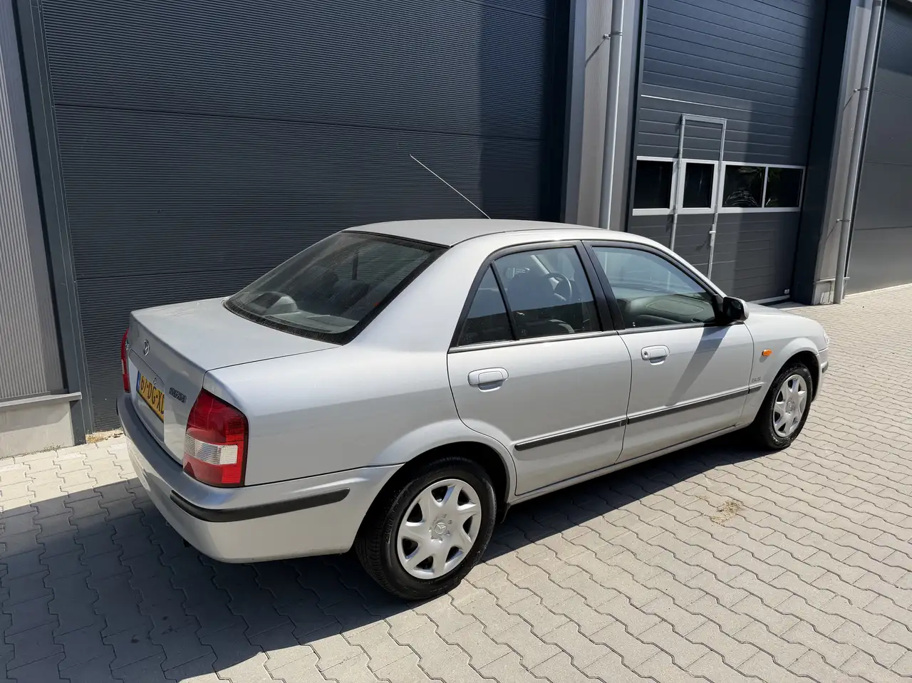 Mazda 323 1.5i GLS 1e Eigenaar Uniek 64dkm Youngtimer, foto 11