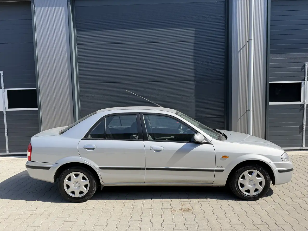 Mazda 323 1.5i GLS 1e Eigenaar Uniek 64dkm Youngtimer, foto 12