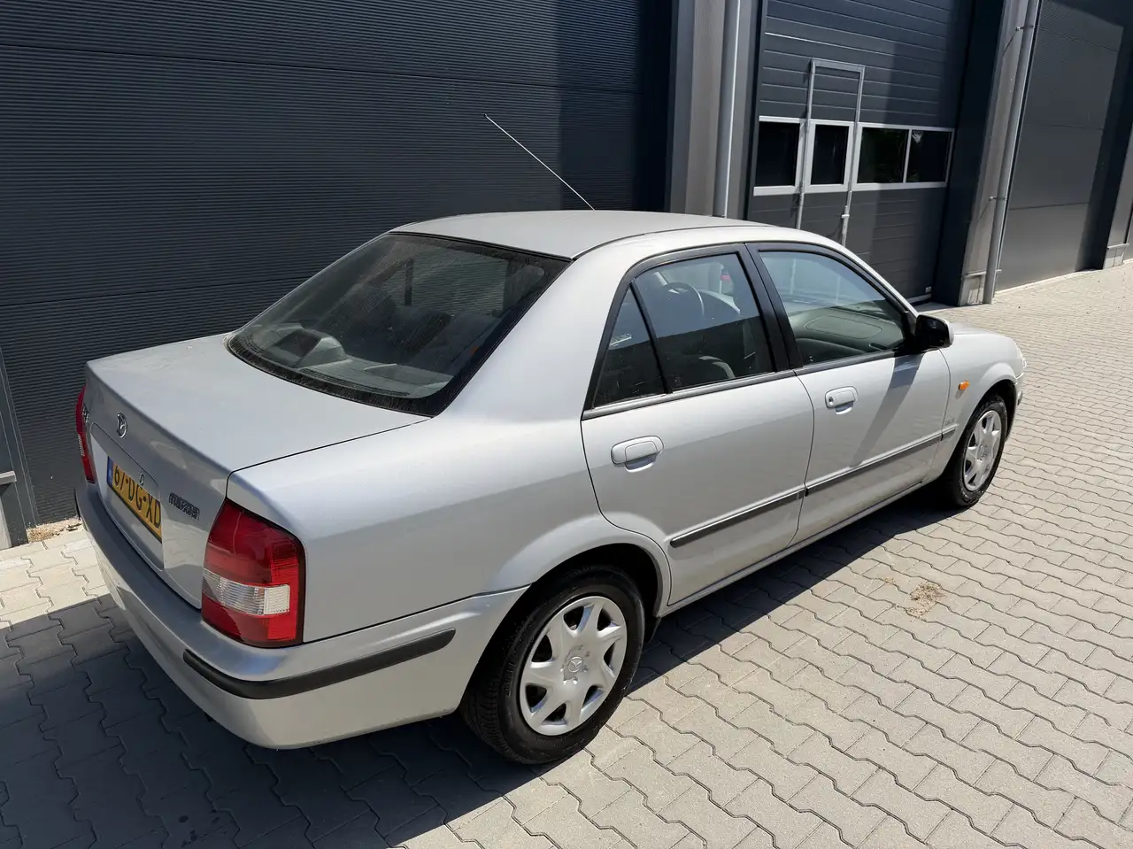 Mazda 323 1.5i GLS 1e Eigenaar Uniek 64dkm Youngtimer, foto 10