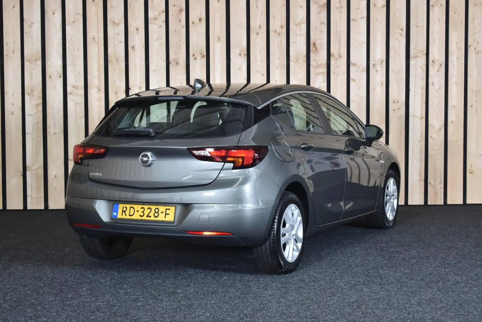 Opel Astra 1.0 Online Edition 80dkm Navi Clima Cruise PDC V+A Gris - 2