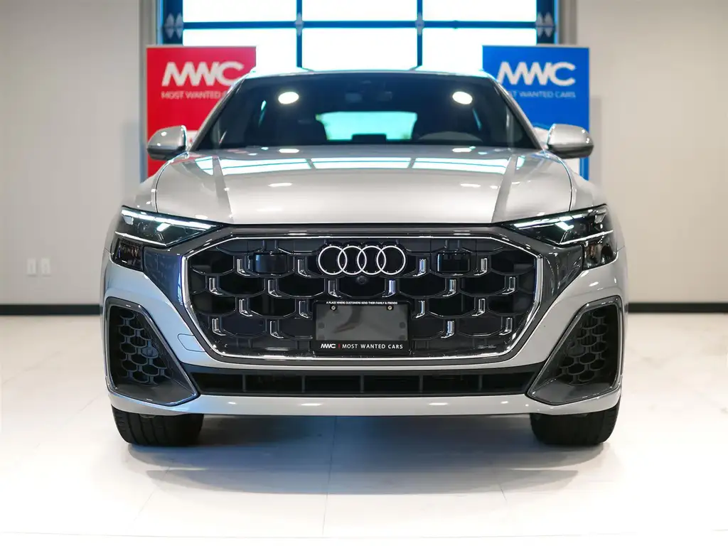 2025 Audi Q8 PROGRESSIV photo 3