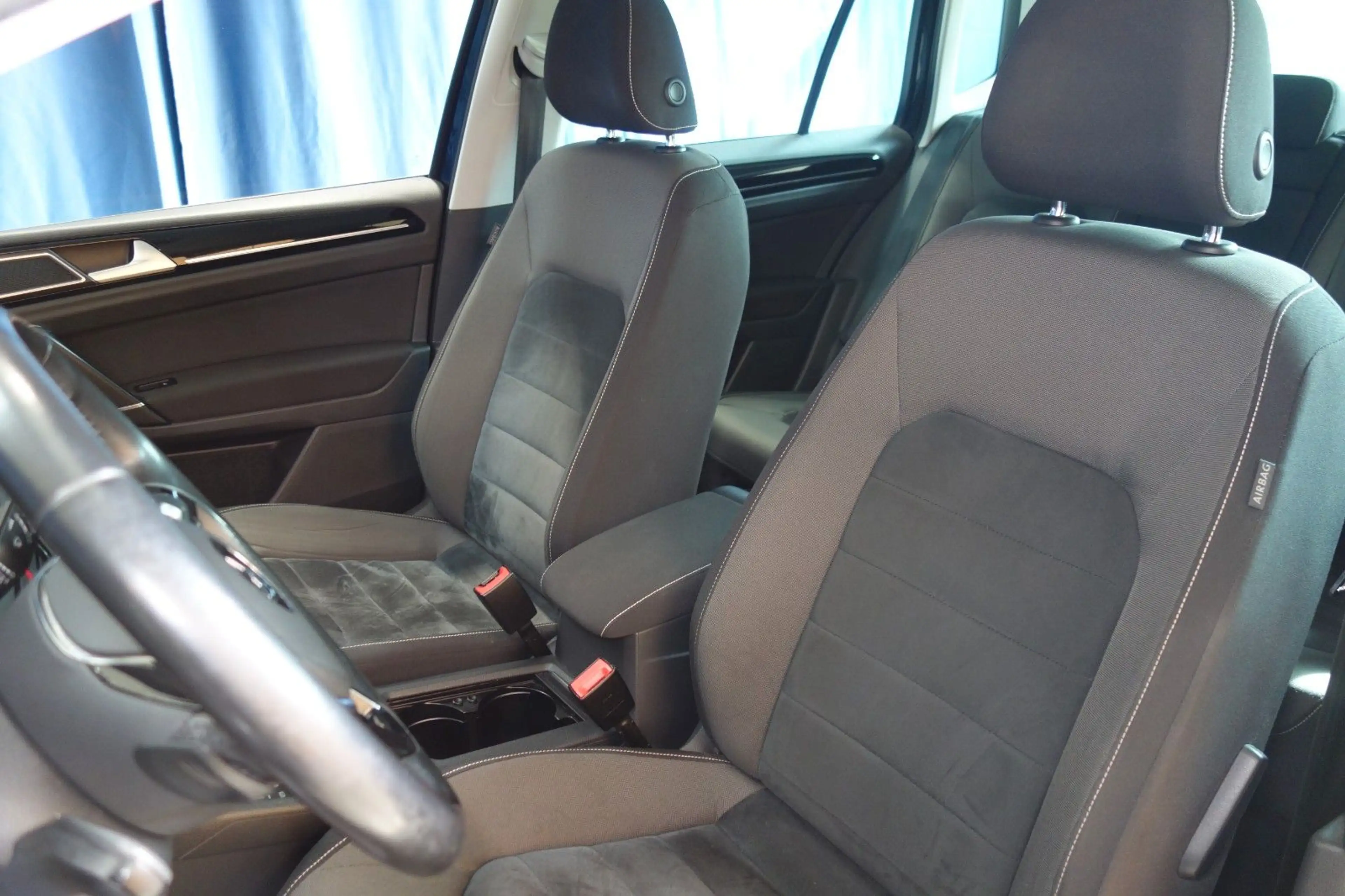 Volkswagen Golf Sportsvan 2.0 TDI highline BMT — photo 13