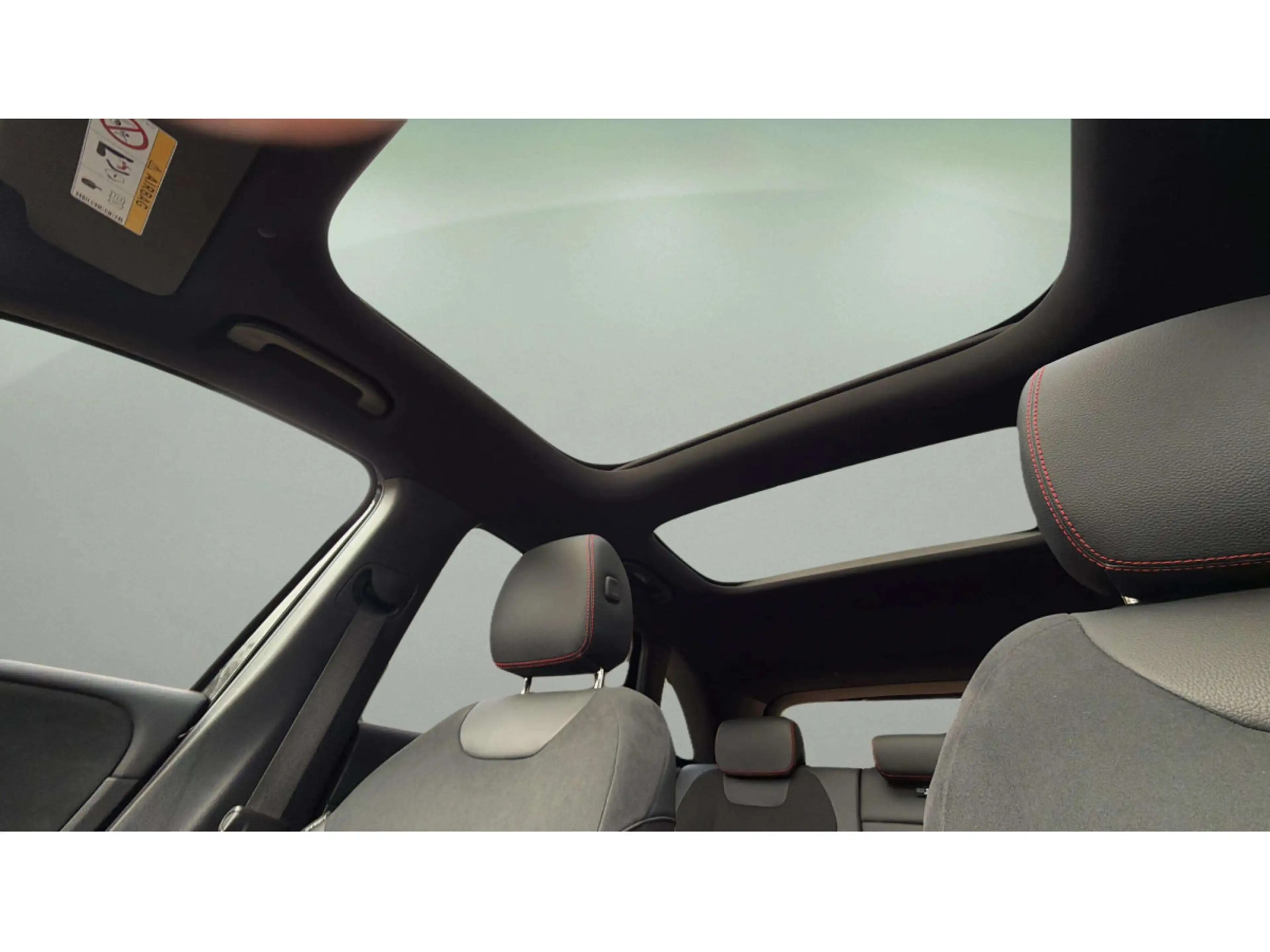 Mercedes-Benz B 220 4Matic AMG Line — photo 15