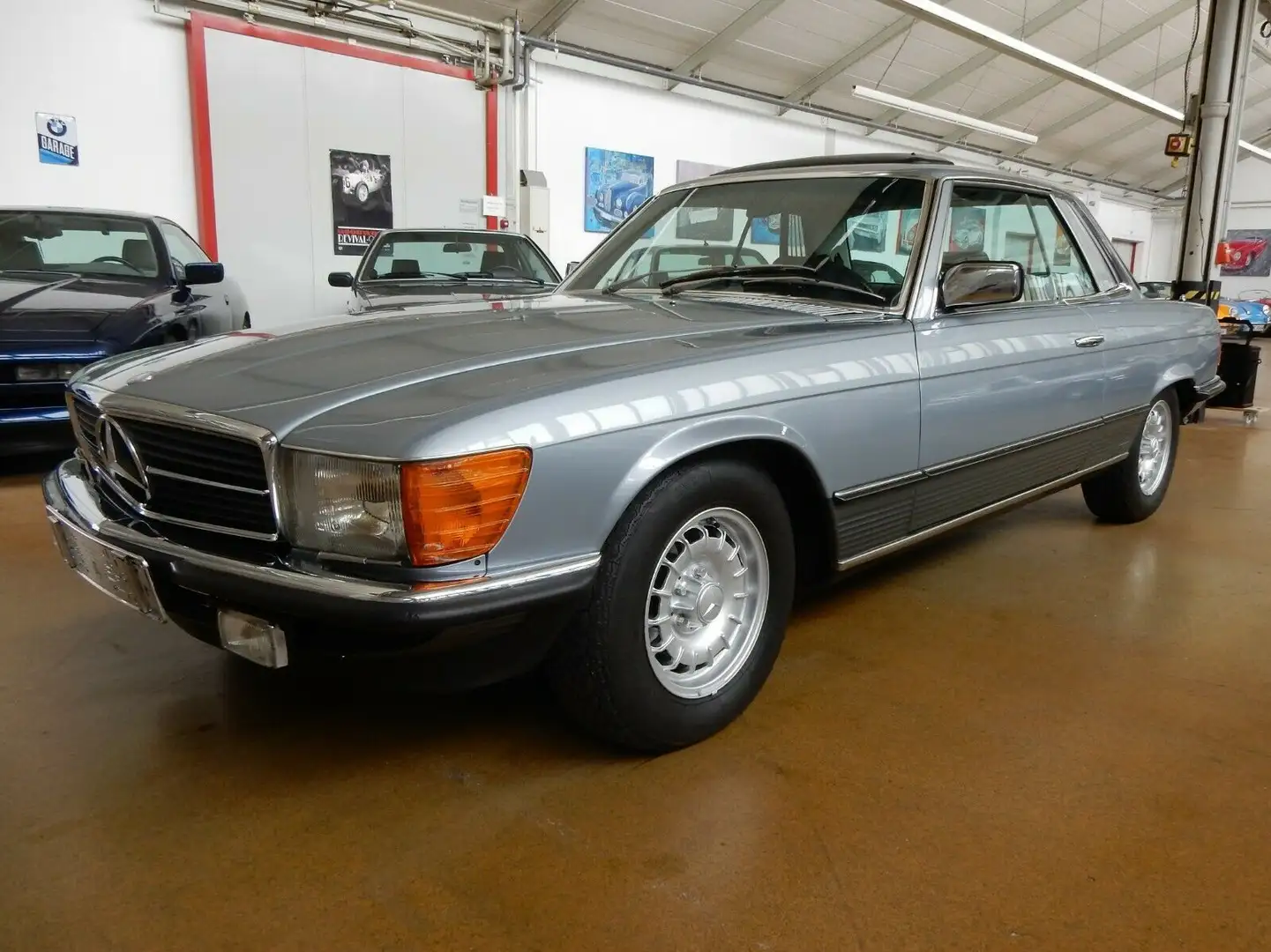 Mercedes-Benz 500 SLC *Schweizausführung* Argintiu - 1