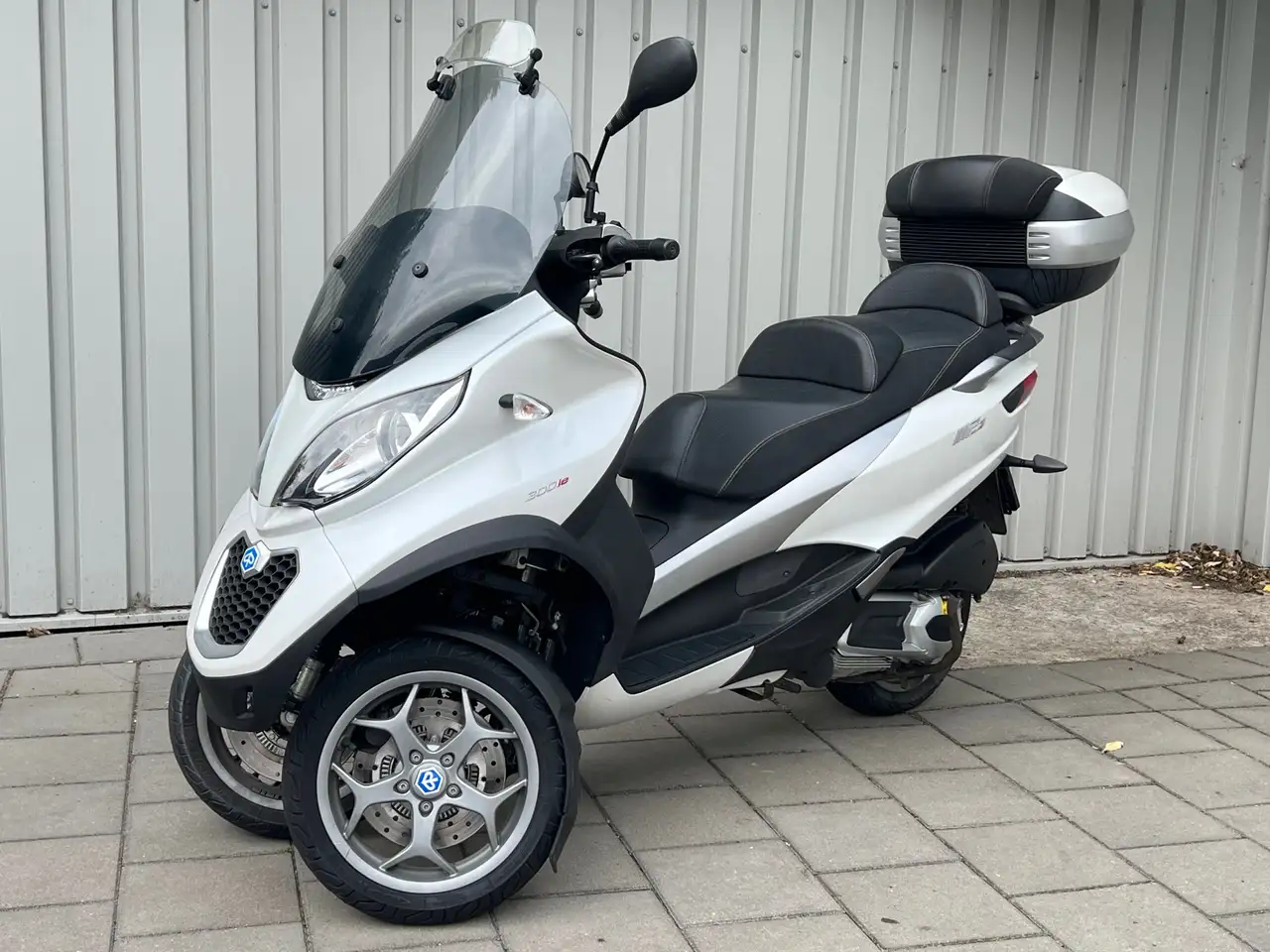 Piaggio MP3 300