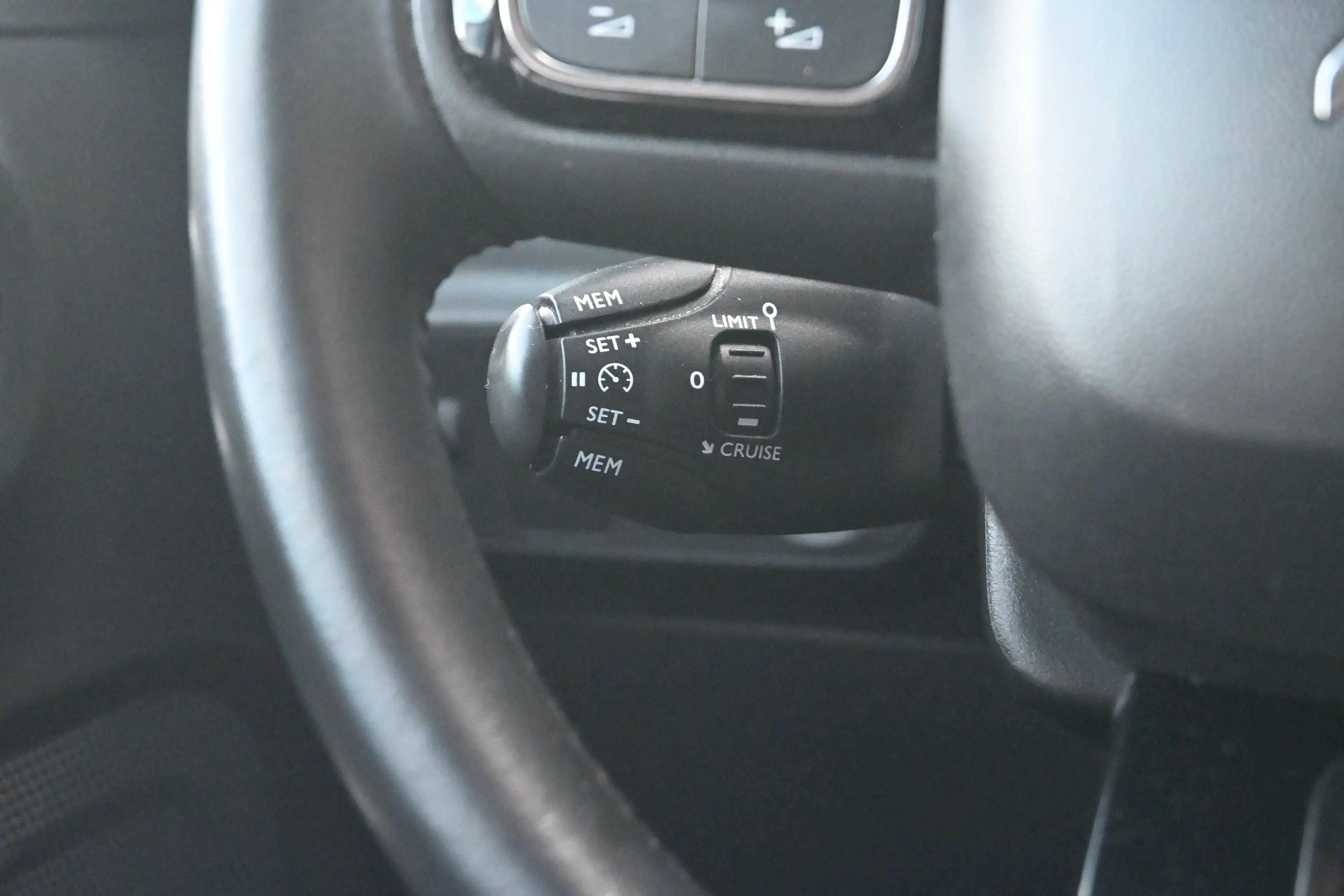 Citroen C3 1.2 PureTech Business | Cruise control | Navi by a — photo 15