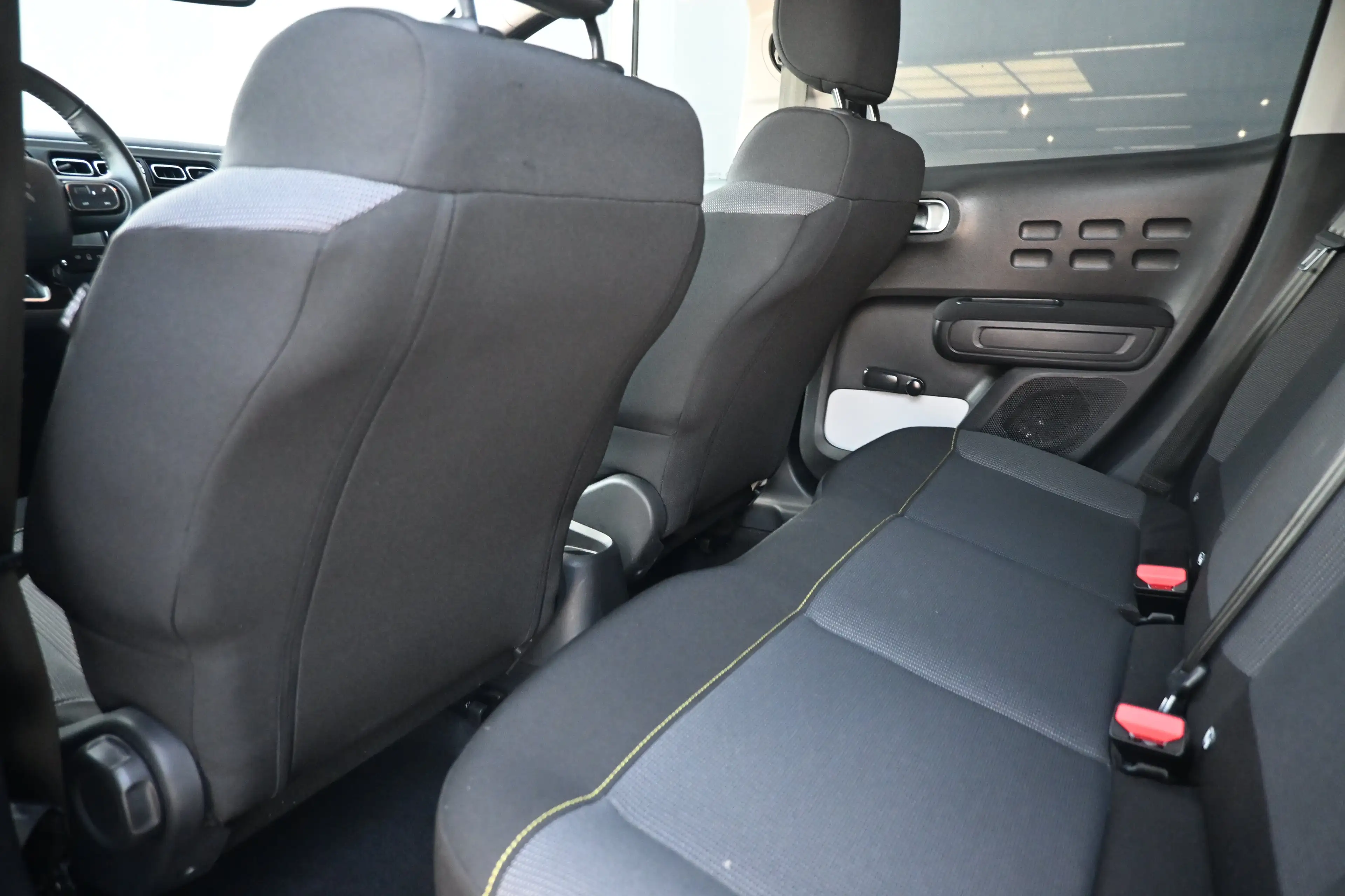 Citroen C3 1.2 PureTech Business | Cruise control | Navi by a — photo 9