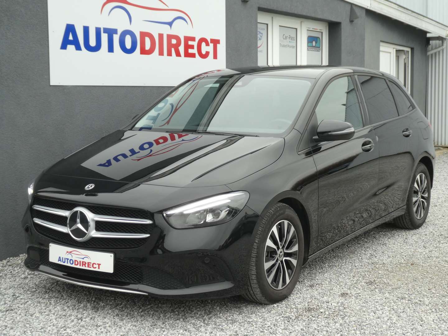 Mercedes-Benz B 180 nuo 414 €/ mėn Dyzelinas 2022m. Sedanas Automatinė