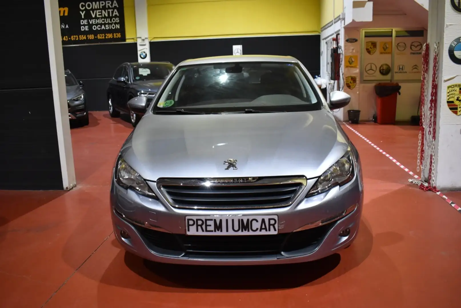 Peugeot 308 1.2 PureTech S&S Style 130 Gris - 2