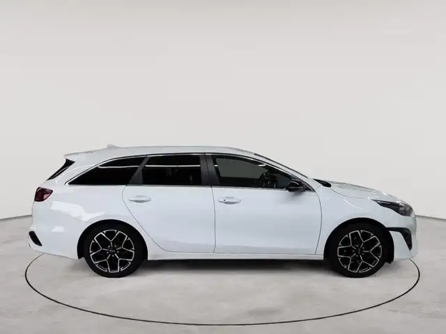 Kia Ceed view 3