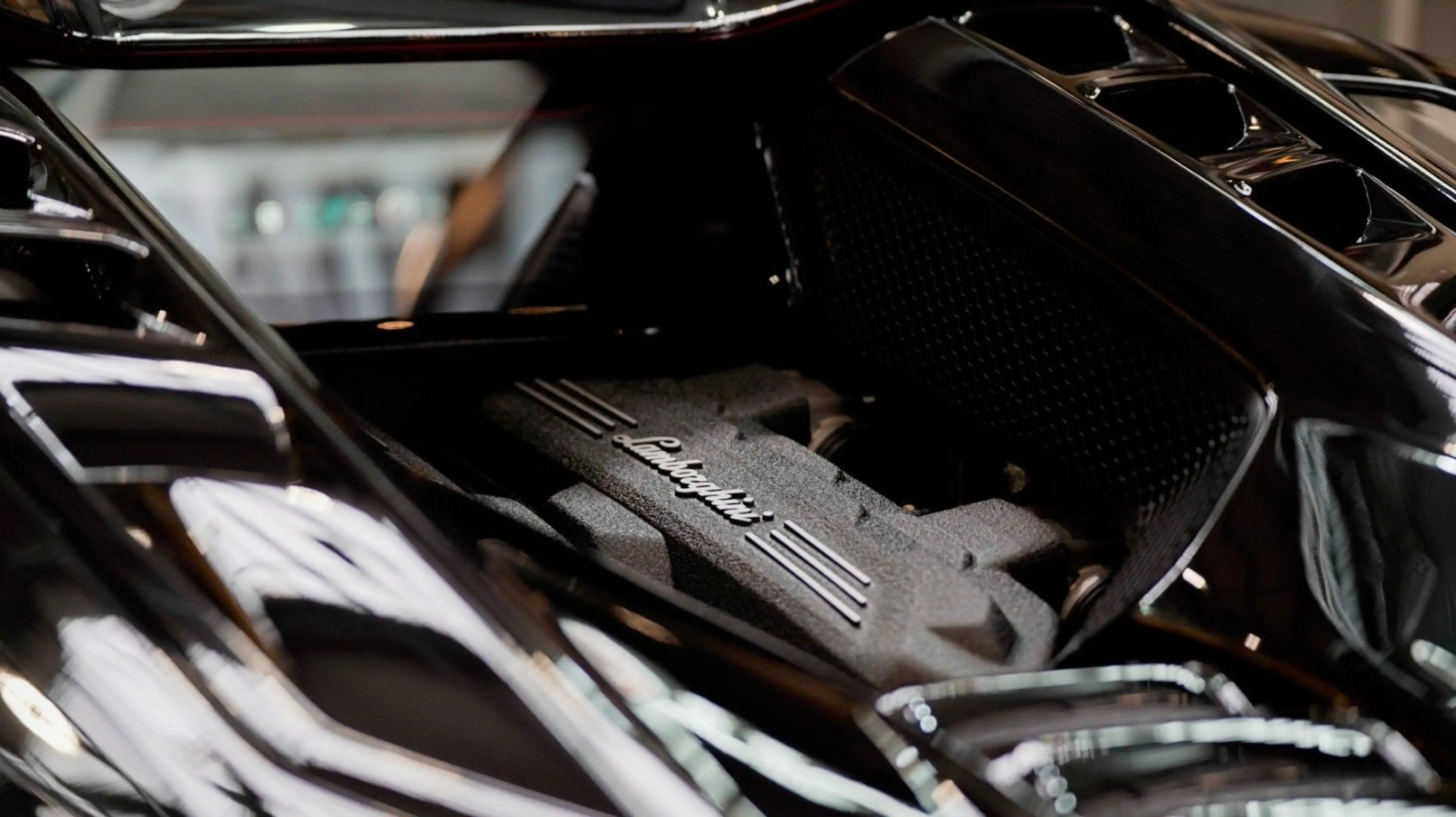 Lamborghini Revuelto Black Edition - Lift - Cam — photo 12