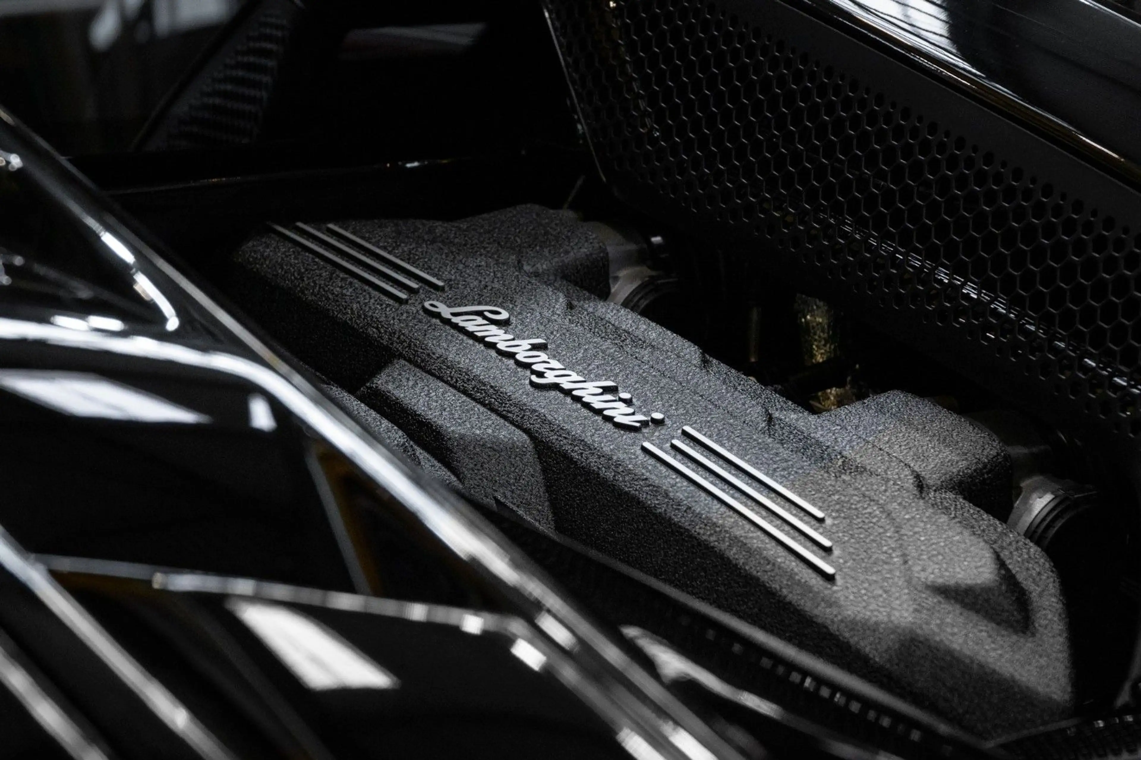 Lamborghini Revuelto Black Edition - Lift - Cam — photo 13
