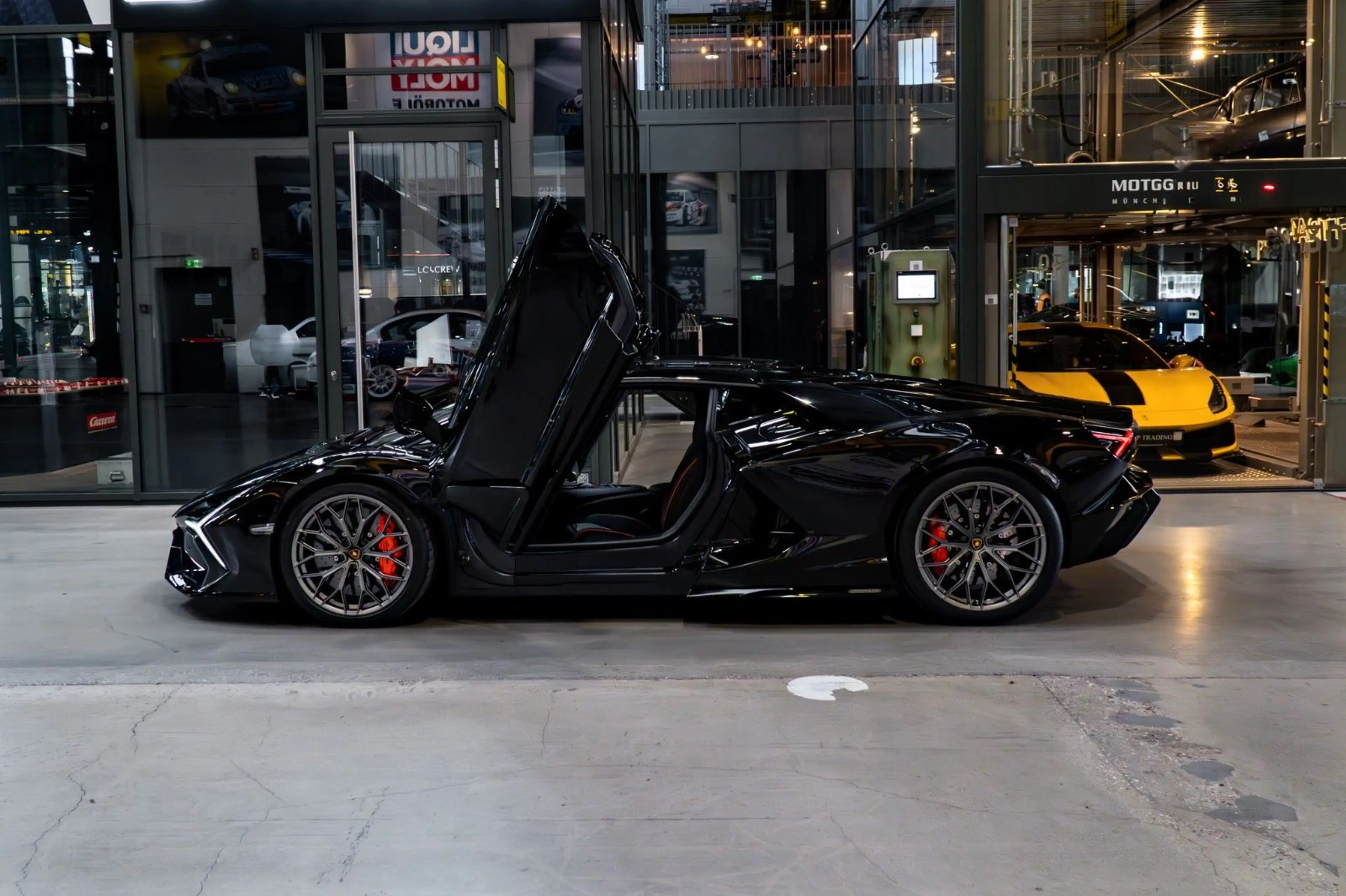Lamborghini Revuelto Black Edition - Lift - Cam — photo 7