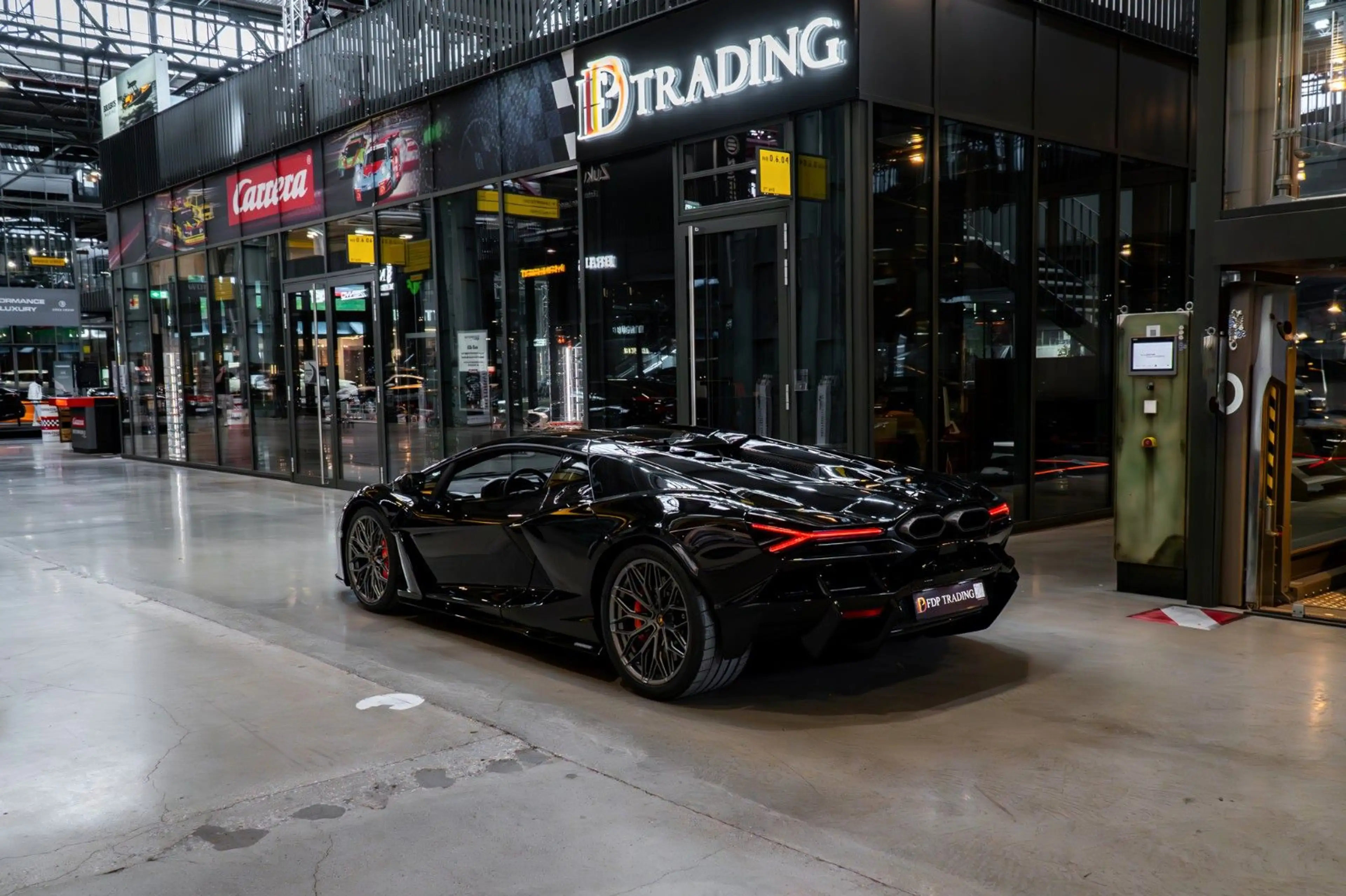 Lamborghini Revuelto Black Edition - Lift - Cam — photo 9
