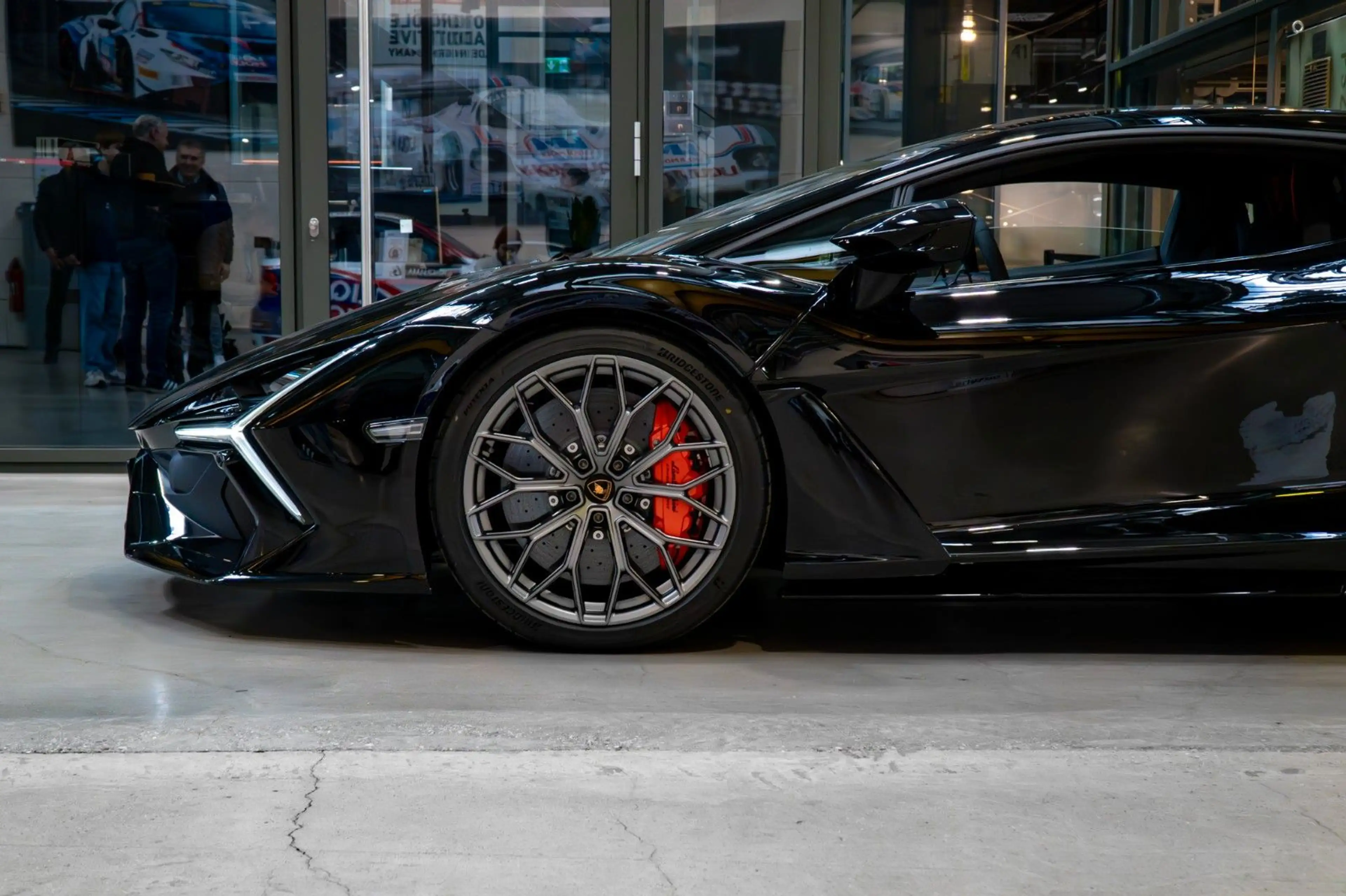 Lamborghini Revuelto Black Edition - Lift - Cam — photo 10