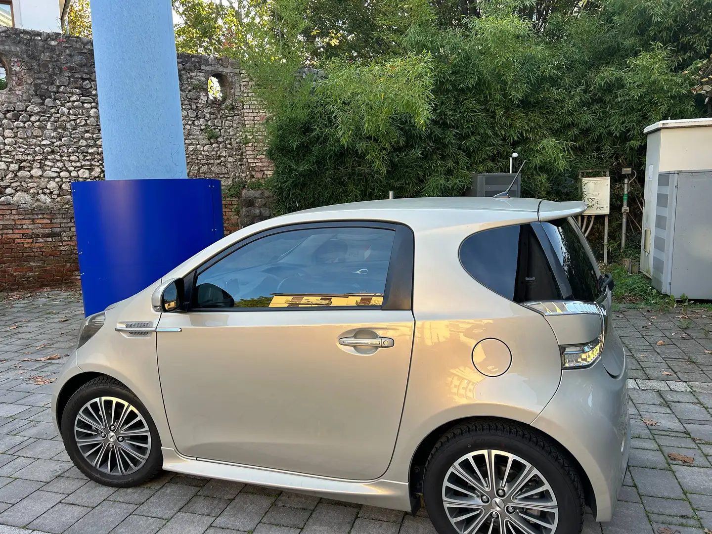 Aston Martin Cygnet Cygnet 1.3 Launch Edition cvt Gold - 1