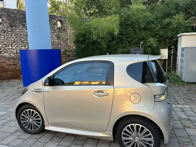 Aston Martin Cygnet 1.3 Launch Edition cvt