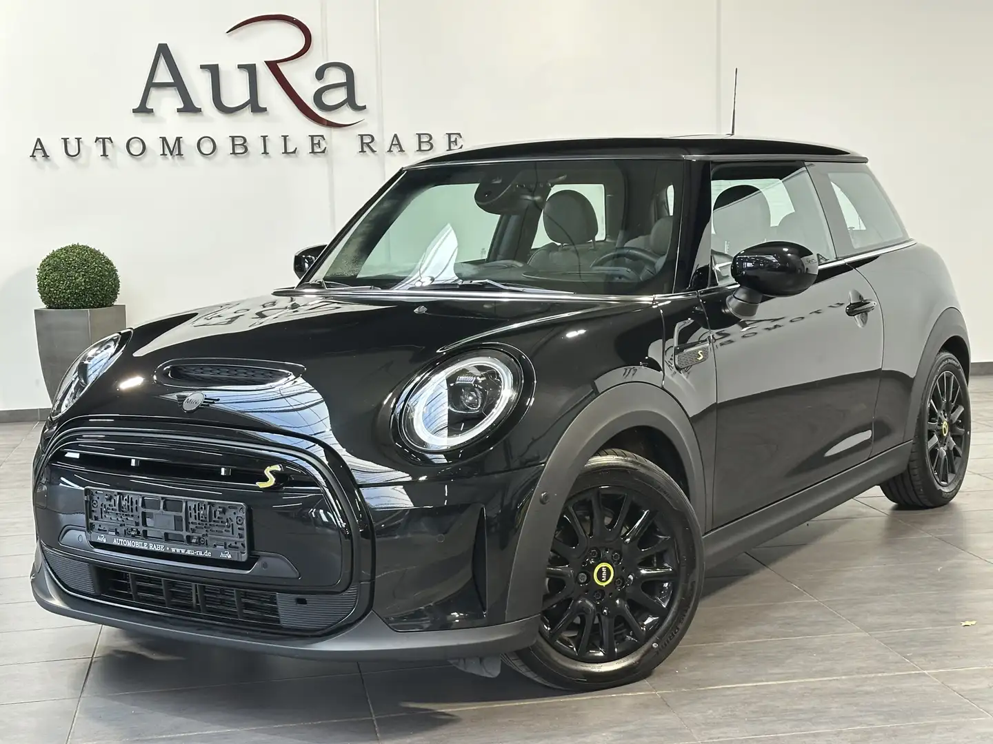 MINI Cooper SE Classic Trim NAV+LED+KAMERA+PANO+H&K Schwarz - 1