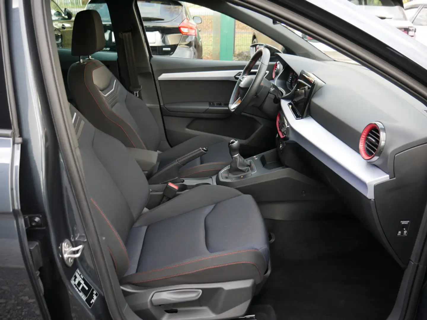 SEAT Ibiza 1.0 TSI FR SHZ KAMERA NAVI FACEL. LED Gris - 2