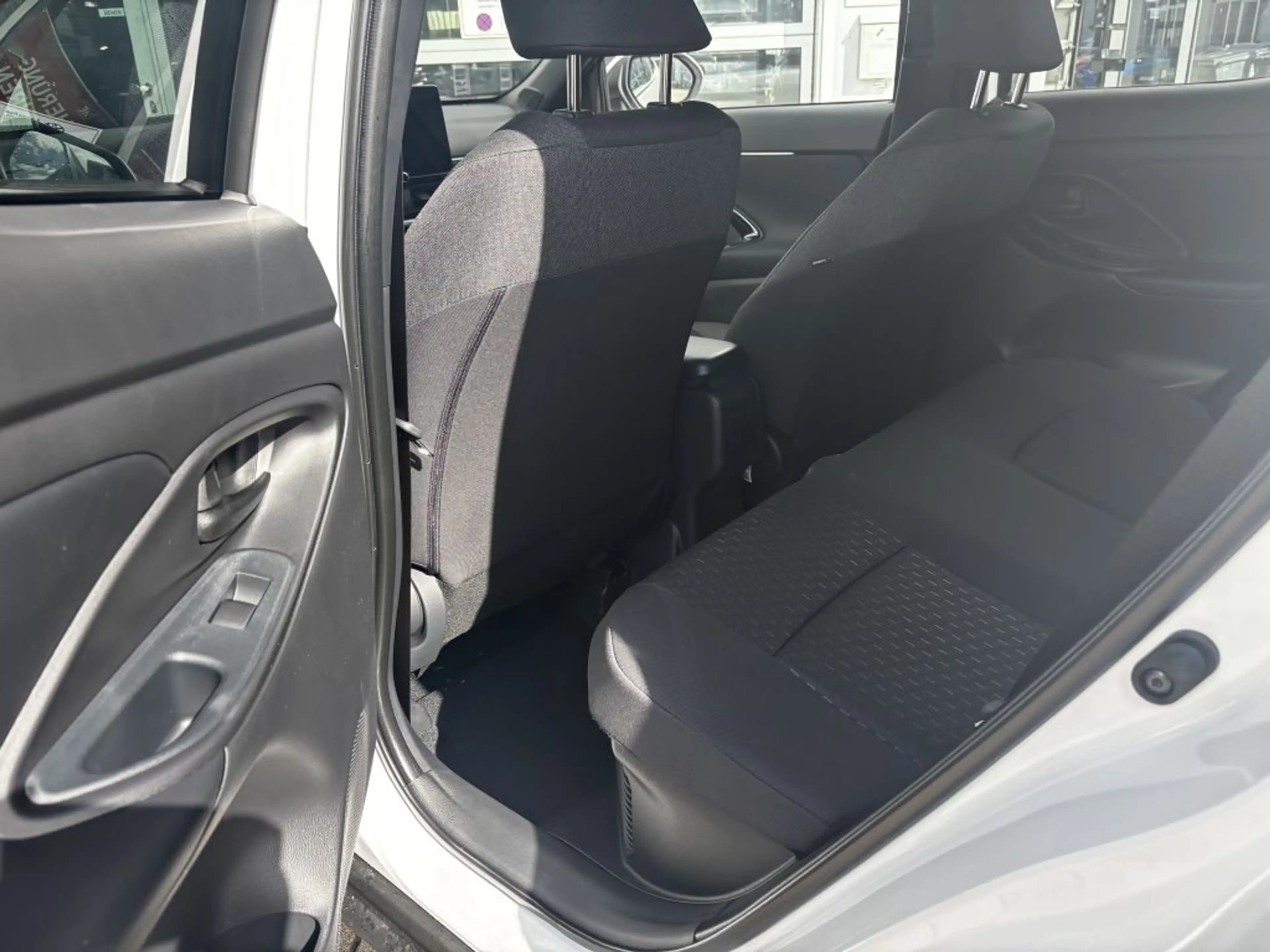 Toyota Yaris Cross Hybrid 130 1.5 VVT-i Teamplayer (XPB1) — photo 11