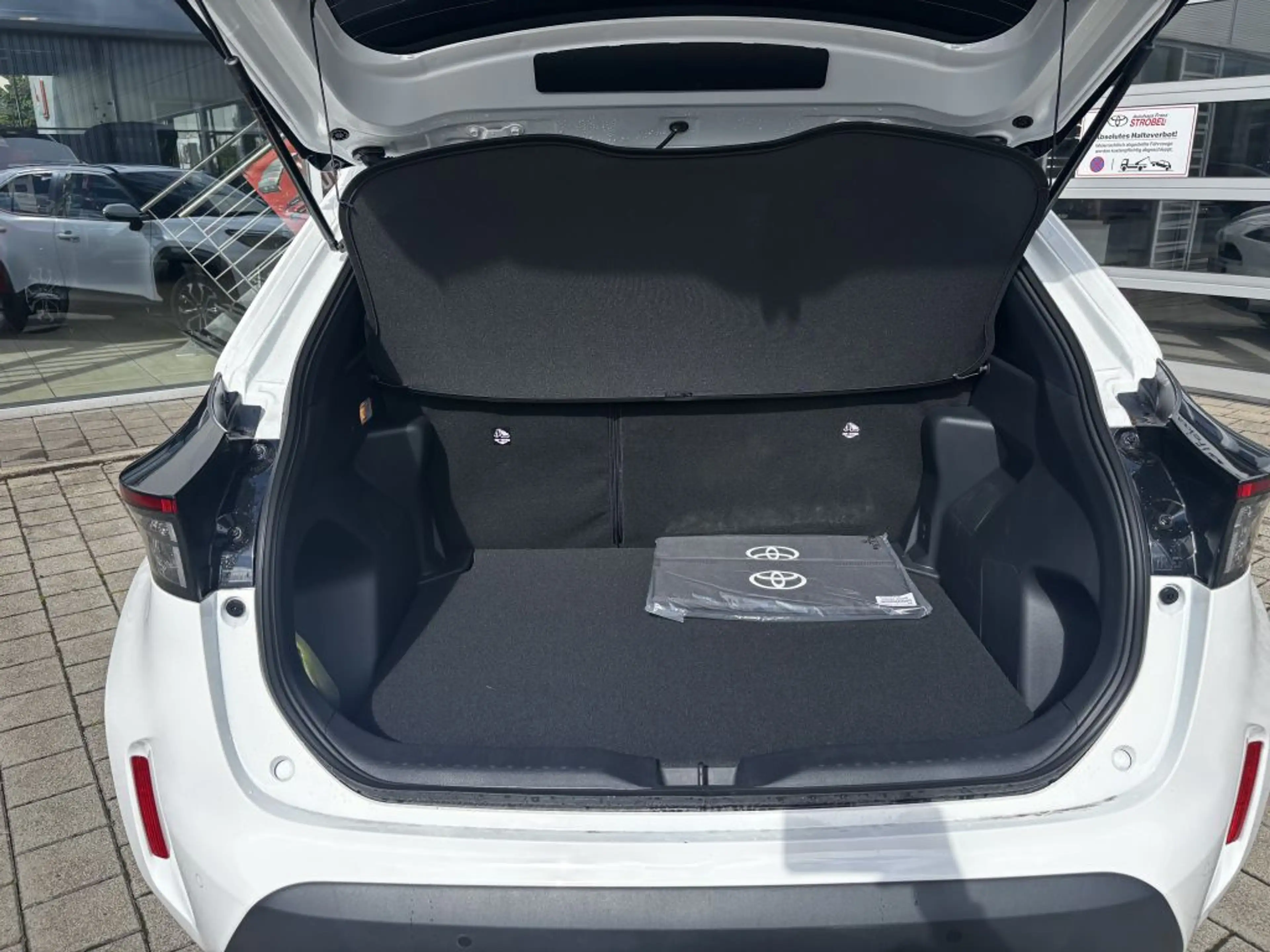 Toyota Yaris Cross Hybrid 130 1.5 VVT-i Teamplayer (XPB1) — photo 12