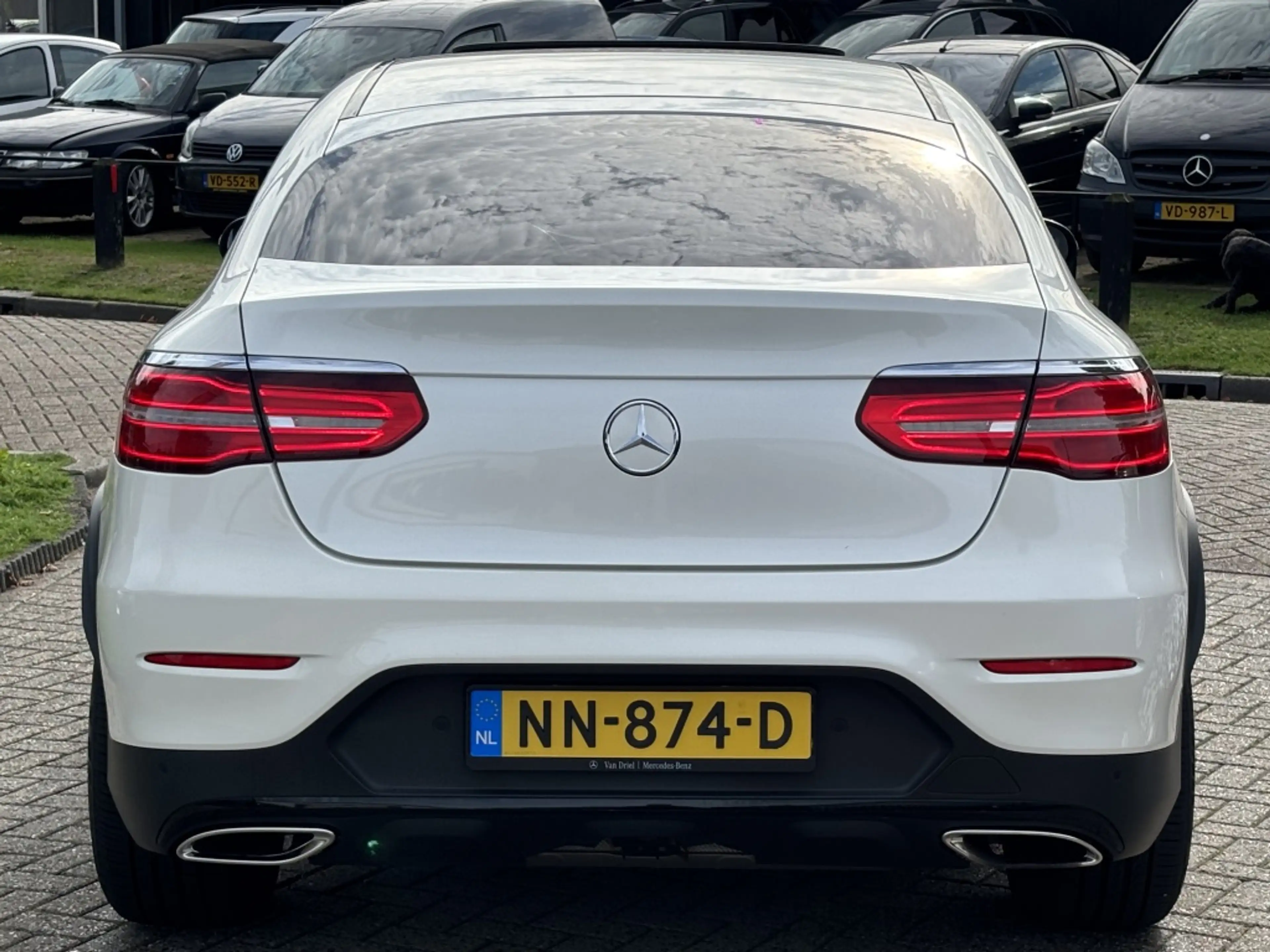 Mercedes-Benz GLC 250 Coupé 4MATIC Prestige AMG 2017 Wit Dealer Auto — photo 6