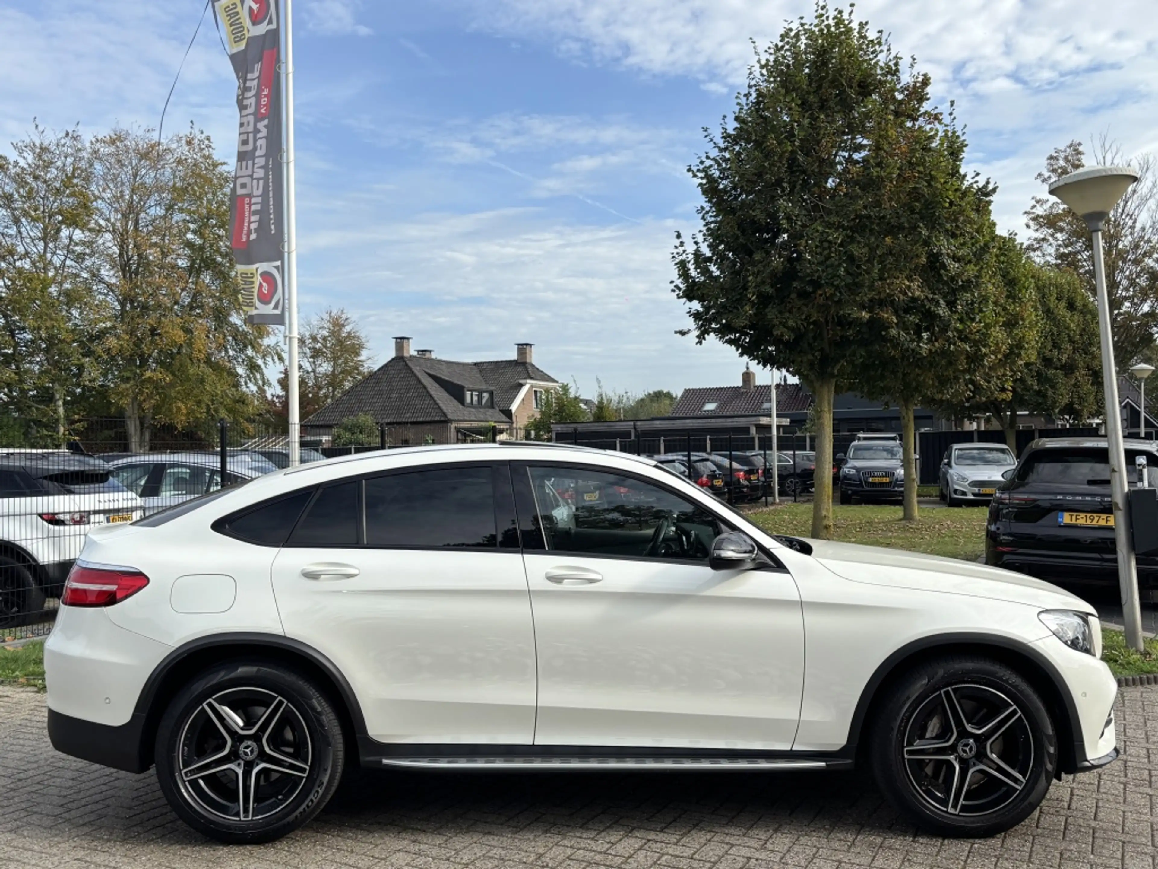 Mercedes-Benz GLC 250 Coupé 4MATIC Prestige AMG 2017 Wit Dealer Auto — photo 4