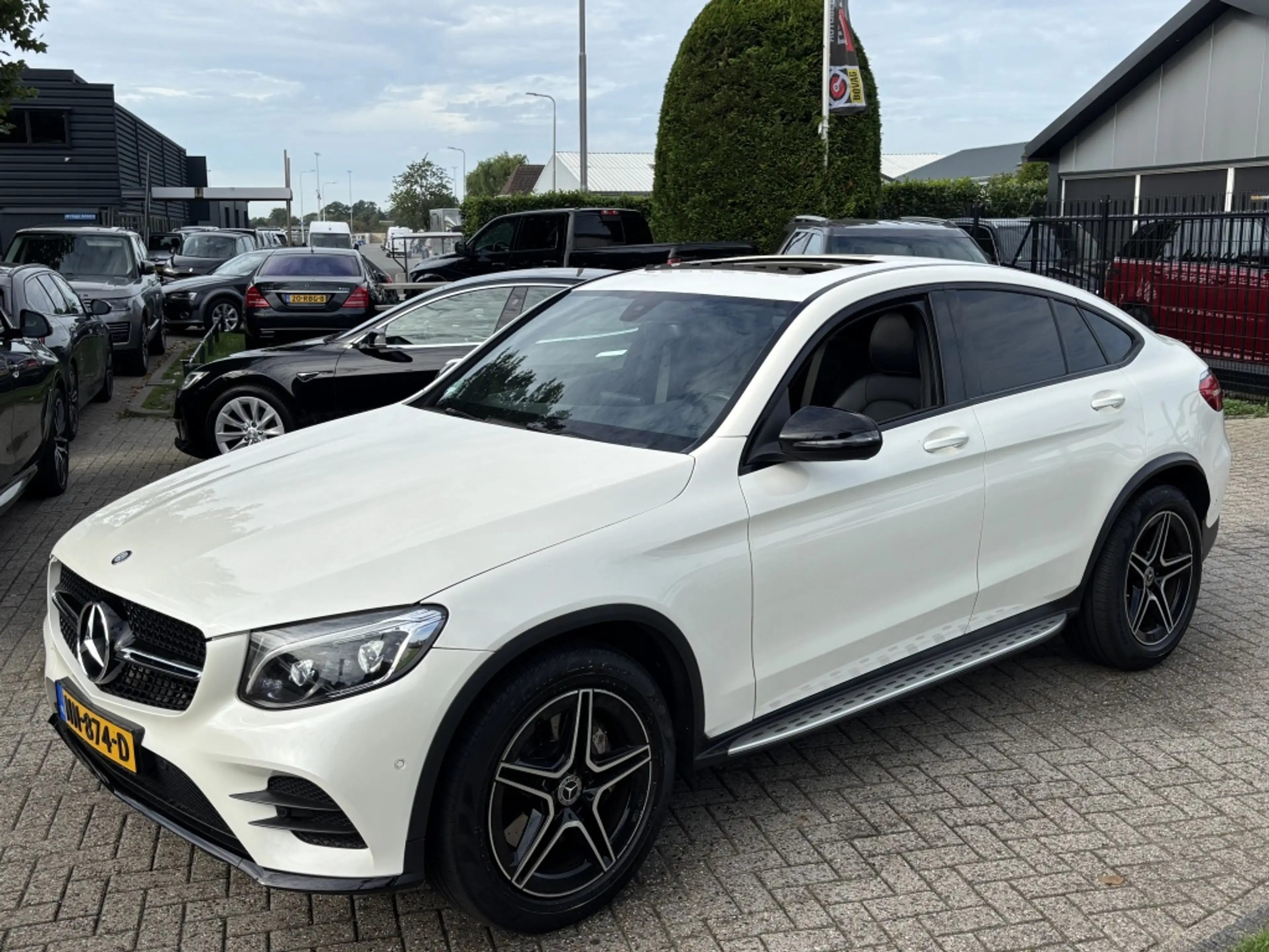 Mercedes-Benz GLC 250 Coupé 4MATIC Prestige AMG 2017 Wit Dealer Auto — photo 8