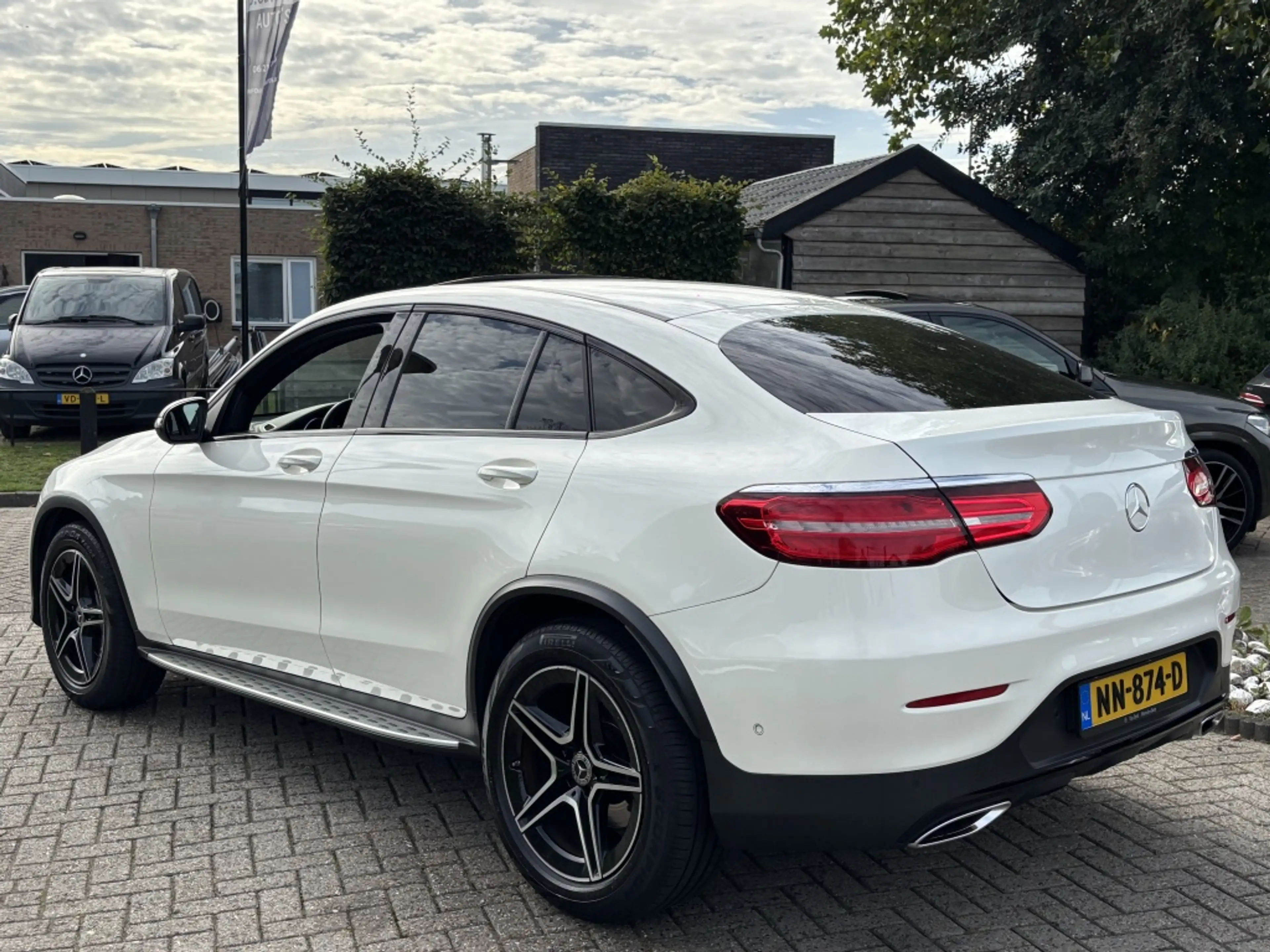 Mercedes-Benz GLC 250 Coupé 4MATIC Prestige AMG 2017 Wit Dealer Auto — photo 7