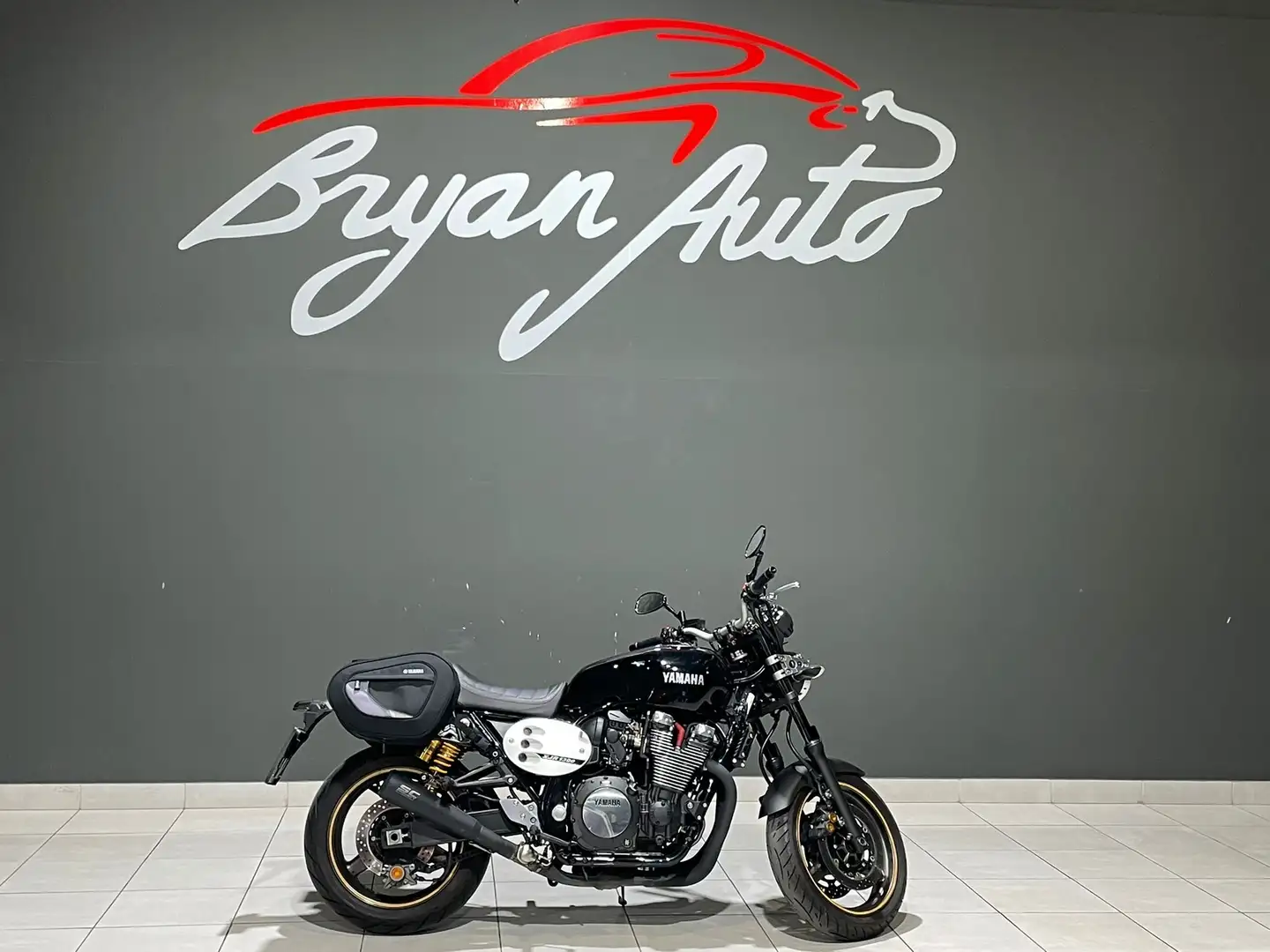 Yamaha XJR 1300 Noir - 1